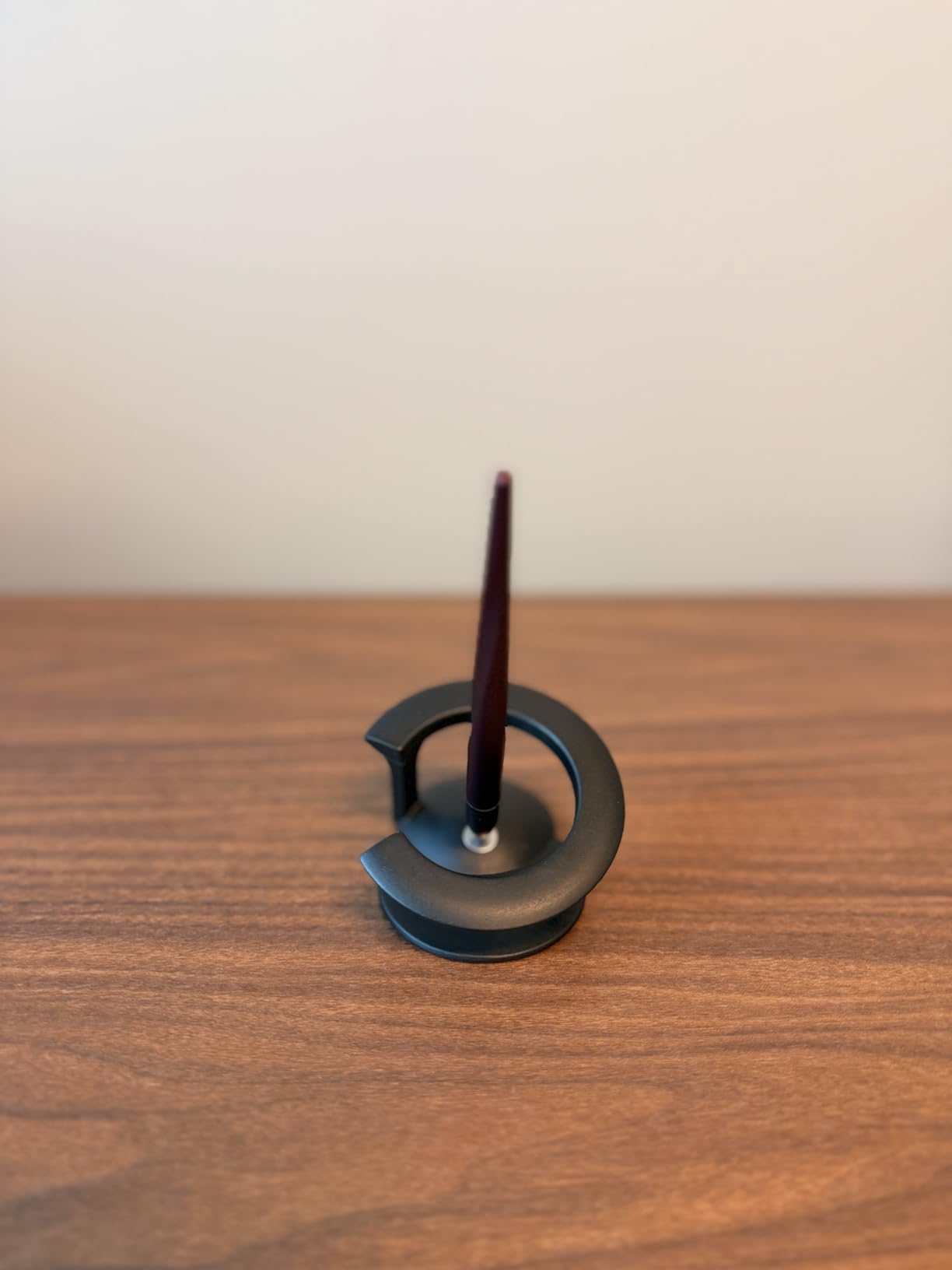 novium Hoverpen Interstellar - Space Black, Ballpoint Pen, Unique Conversational Starter, Premium Futuristic Design, Precision Flow Ink, German-engineered Ballpoint Cartridges customer photo 1