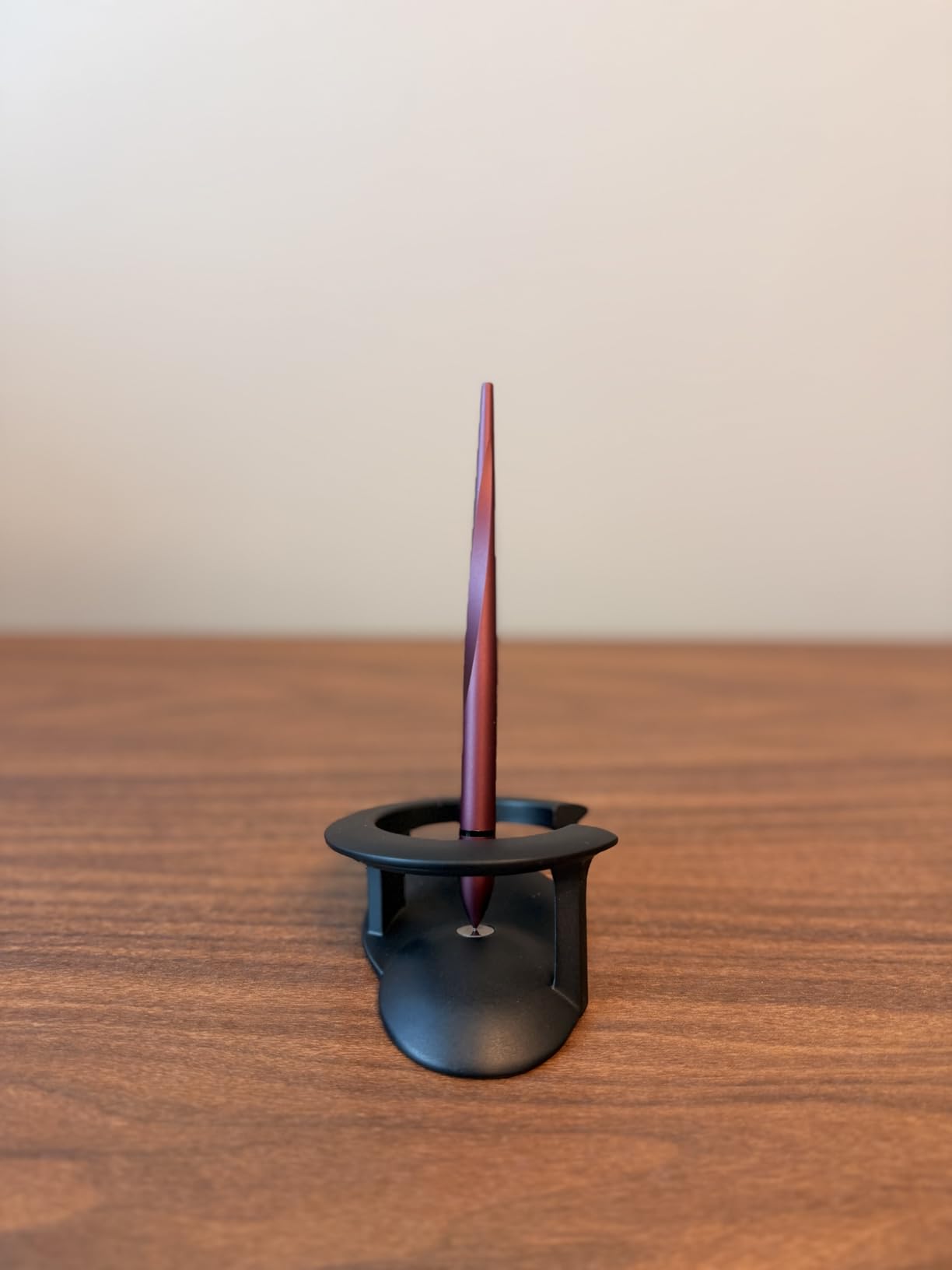 novium Hoverpen Interstellar - Space Black, Ballpoint Pen, Unique Conversational Starter, Premium Futuristic Design, Precision Flow Ink, German-engineered Ballpoint Cartridges customer photo 2