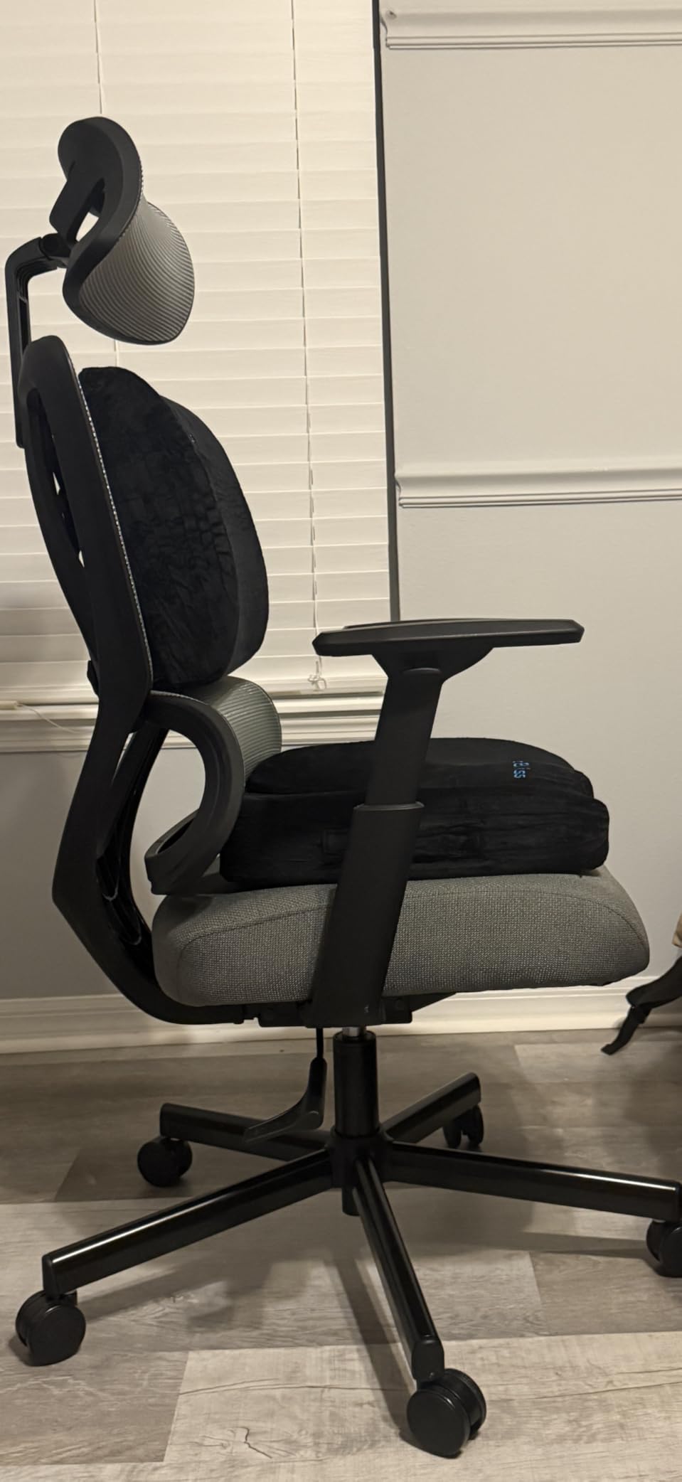 CloudBliss Ergonomic Seat Cushion & Lumbar Support Pillow Set, Black, Large | Back Pain & Sciatica Relief, Memory Foam Support, Adjustable Straps, Machine Washable Velvet, Perfect for Office, Car, Gaming customer photo 2