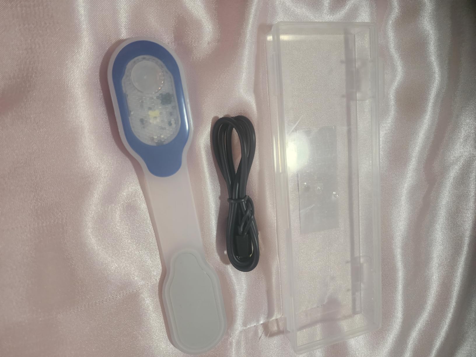 Rechargeable Nurse Light Clip On for Night Shift, Bright Hands-Free Nursing Work Flashlight for Badge customer photo 1