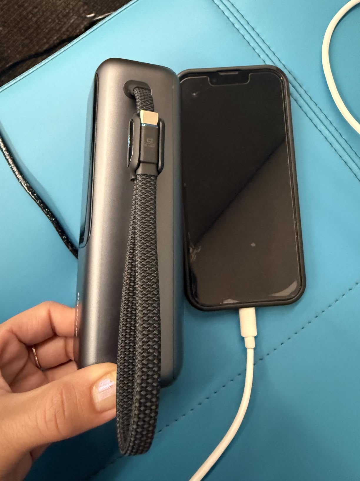Anker Laptop Power Bank, 25,000mAh Portable Charger with 165W Total Output, 3 USB-C Ports (100W Max Each), Built-in Retractable Cables customer photo 2