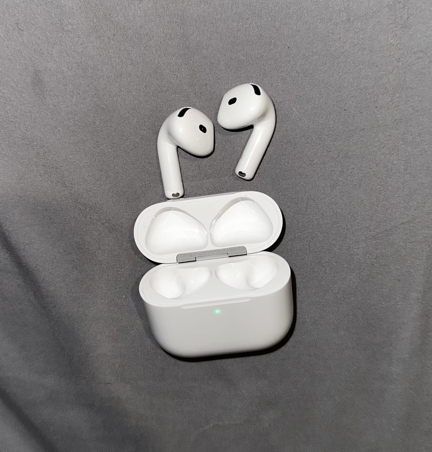 AirPods 4 Wireless Earbuds, Bluetooth Headphones, Personalized Spatial Audio, Sweat and Water Resistant, USB-C Charging Case, H2 Chip, Up to 30 Hours of Battery Life, Effortless Setup for iPhone customer photo 2