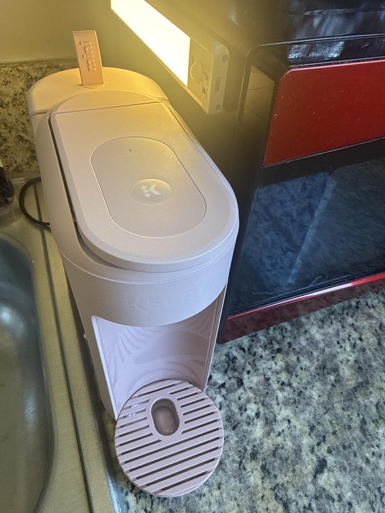 Keurig K-Mini Mate Single Serve K-Cup Pod Coffee Maker, Brews Up to 12 oz Cup, Compact Portable Coffee Machine for Small Spaces, Great for Dorms & Offices, Black customer photo 2