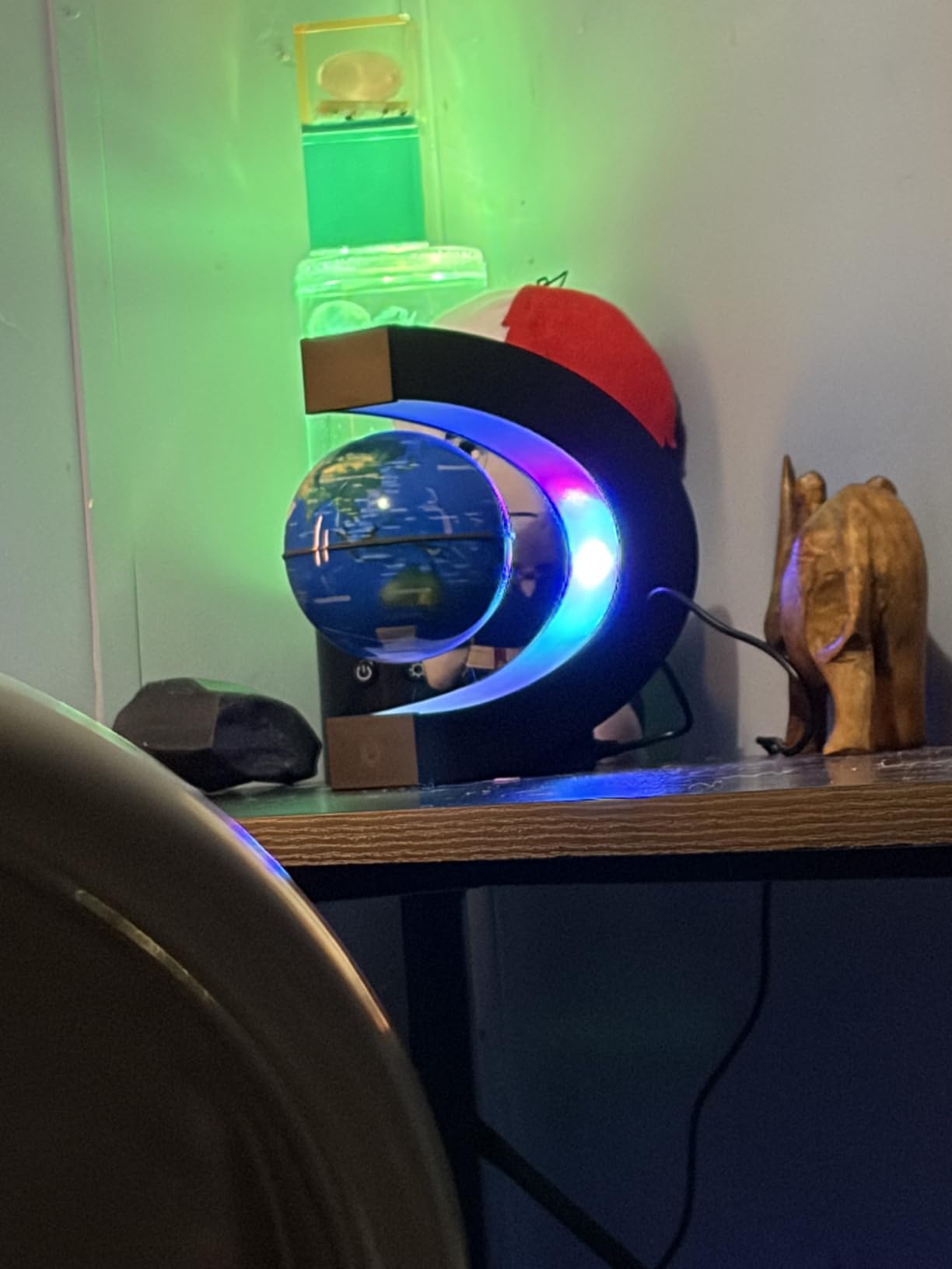 Magnetic Levitation Floating Globes with LED Lights, C Frame Floating Globe Lamp, Cool tech Gadgets for Home Office Desk Accessories, Gifts for Women, Ladies, Girls, Teachers, Colleagues(Pink) customer photo 1