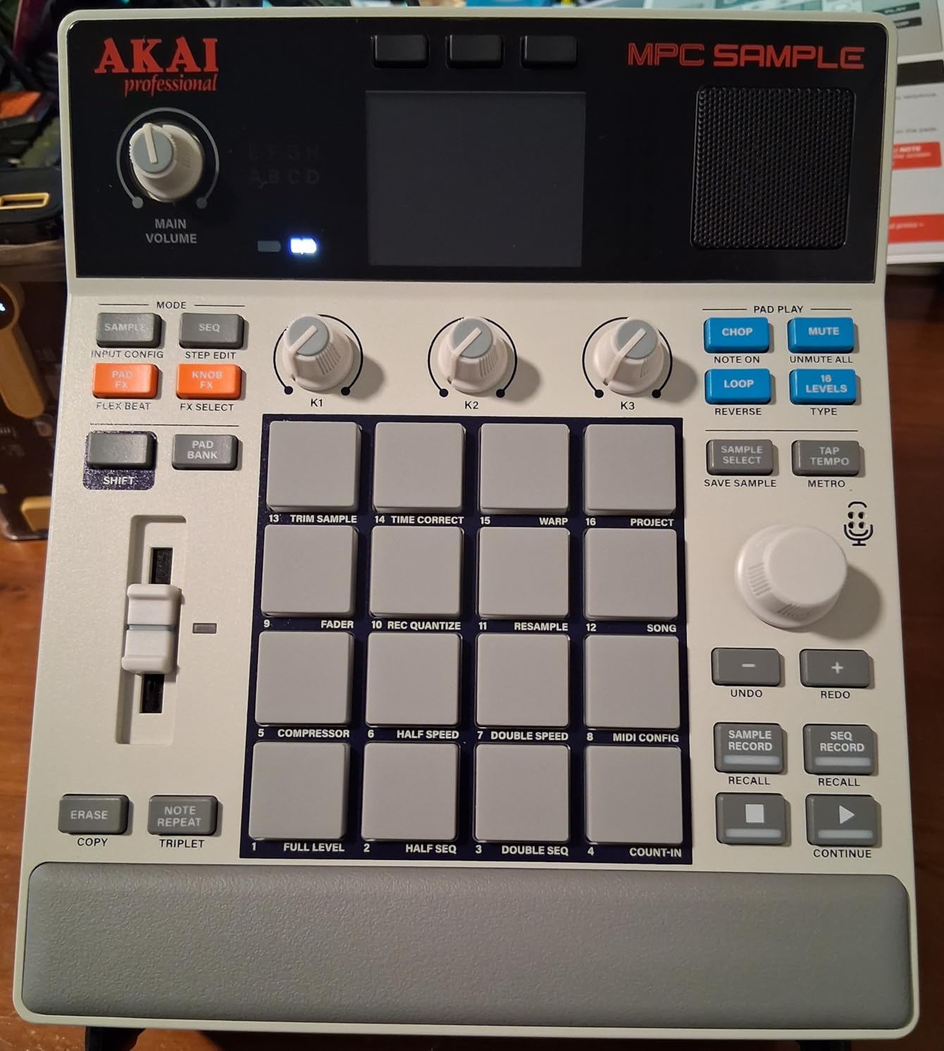 Akai Professional MPC Sample Portable Sampler for Sampling, Sequencing and Music Production customer photo 2