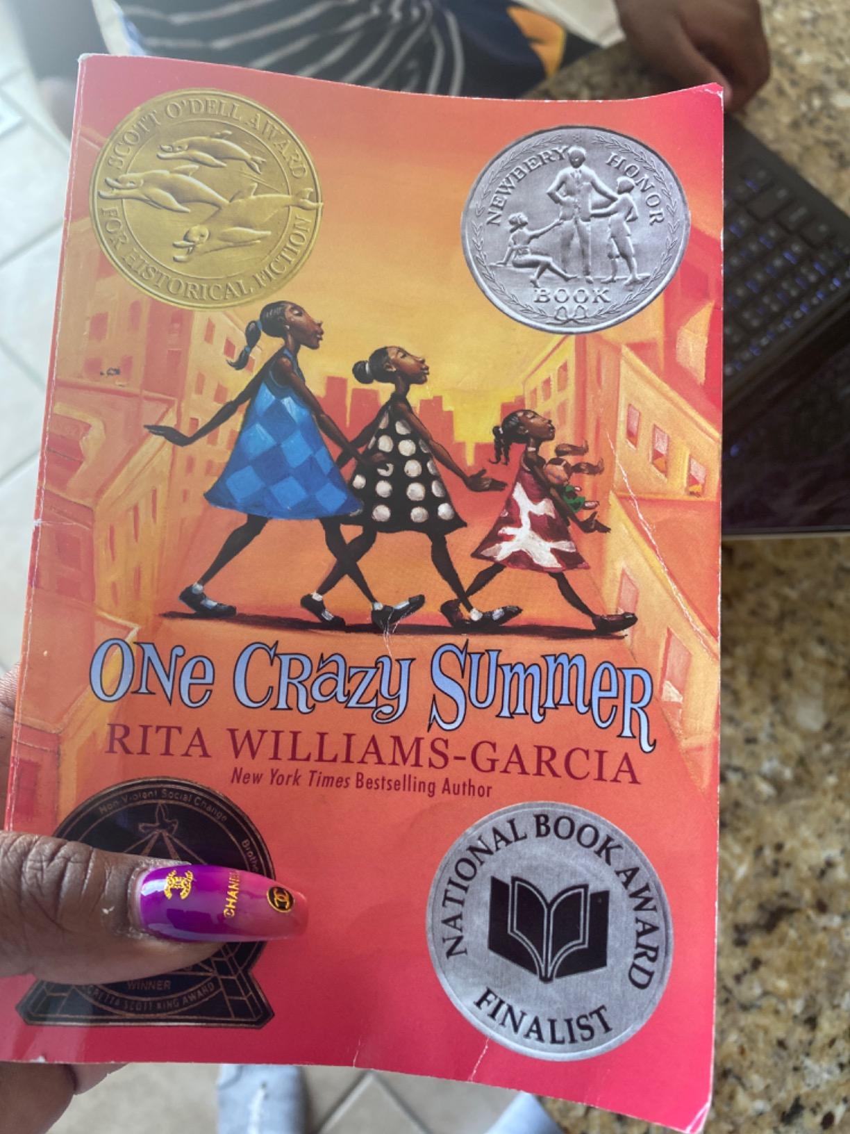 One Crazy Summer: A Newbery Honor Winner-A Moving Novel About Family, Activism, and Self-Discovery in 1960s America customer photo 1