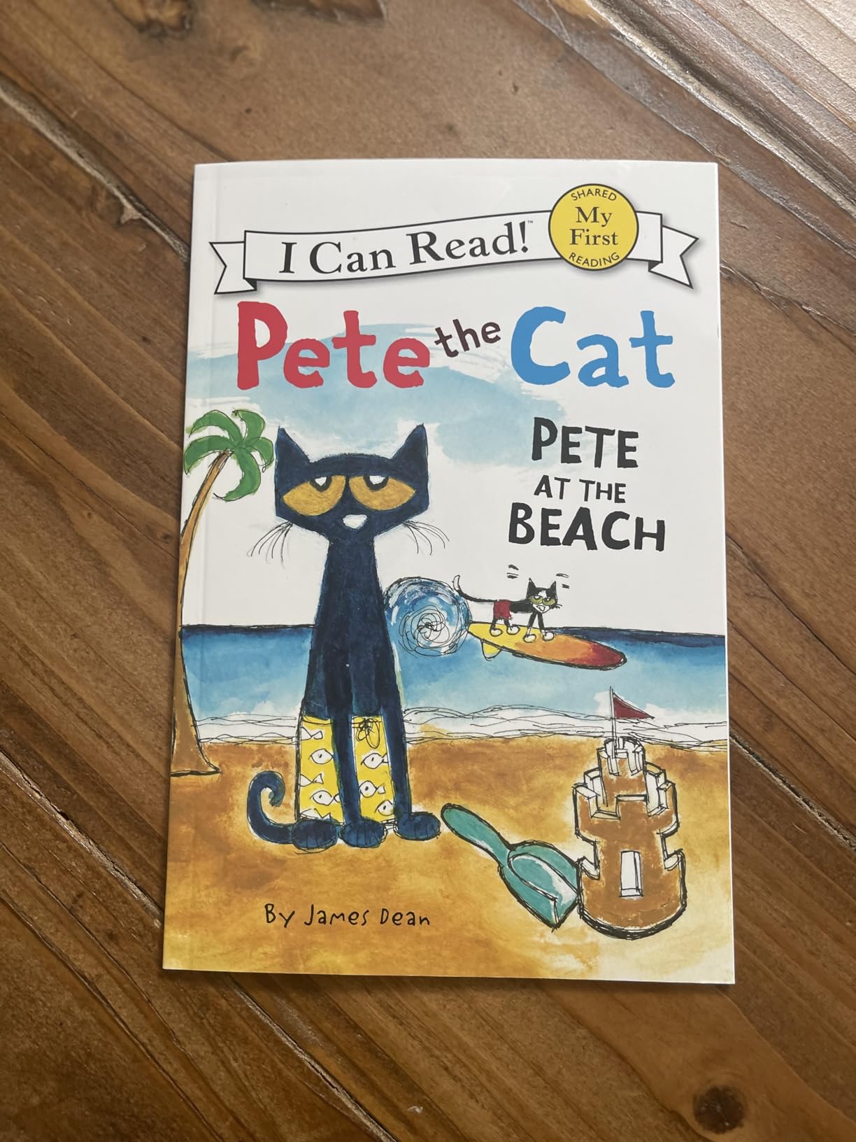 Pete the Cat: Pete at the Beach: A Fun Summer Story for Children (Ages 4-8) (My First I Can Read) customer photo 1