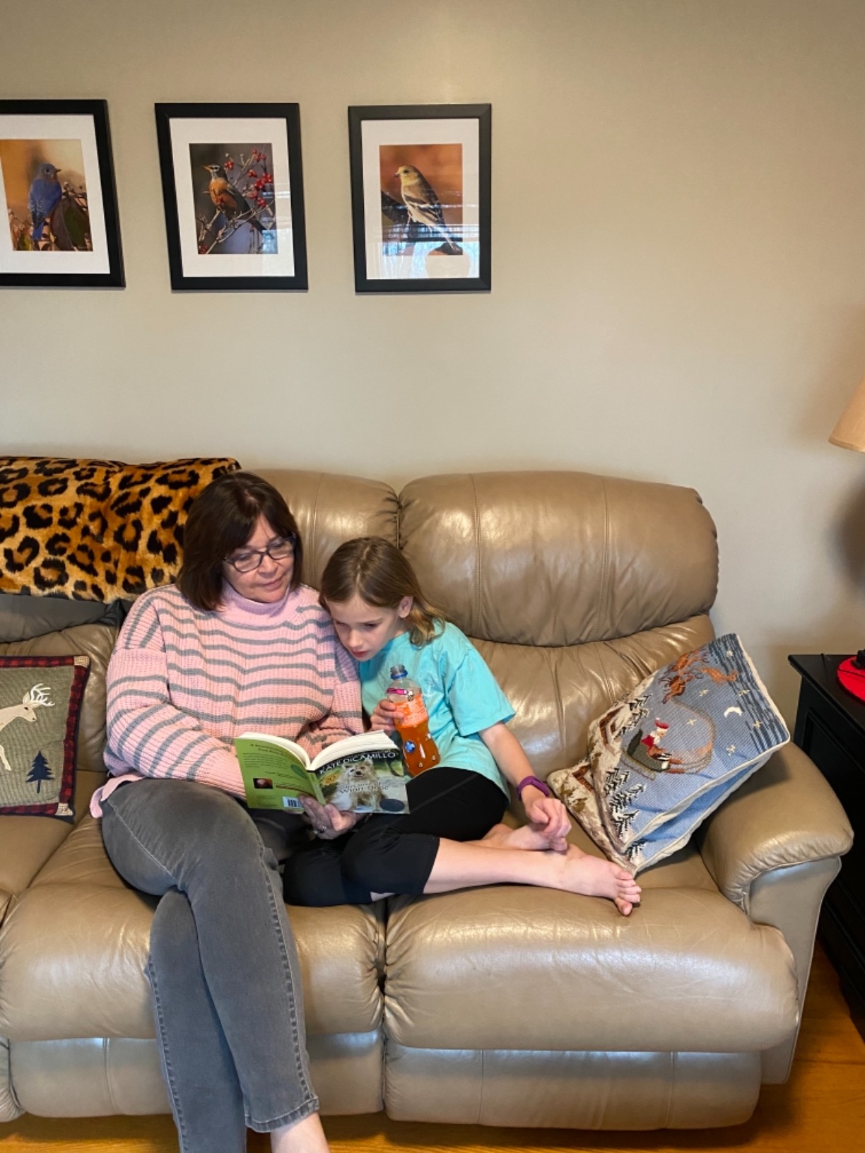 Because of Winn-Dixie: A Beloved Middle-Grade Classic About Friendship, Family, and a Dog That Changes Everything customer photo 2