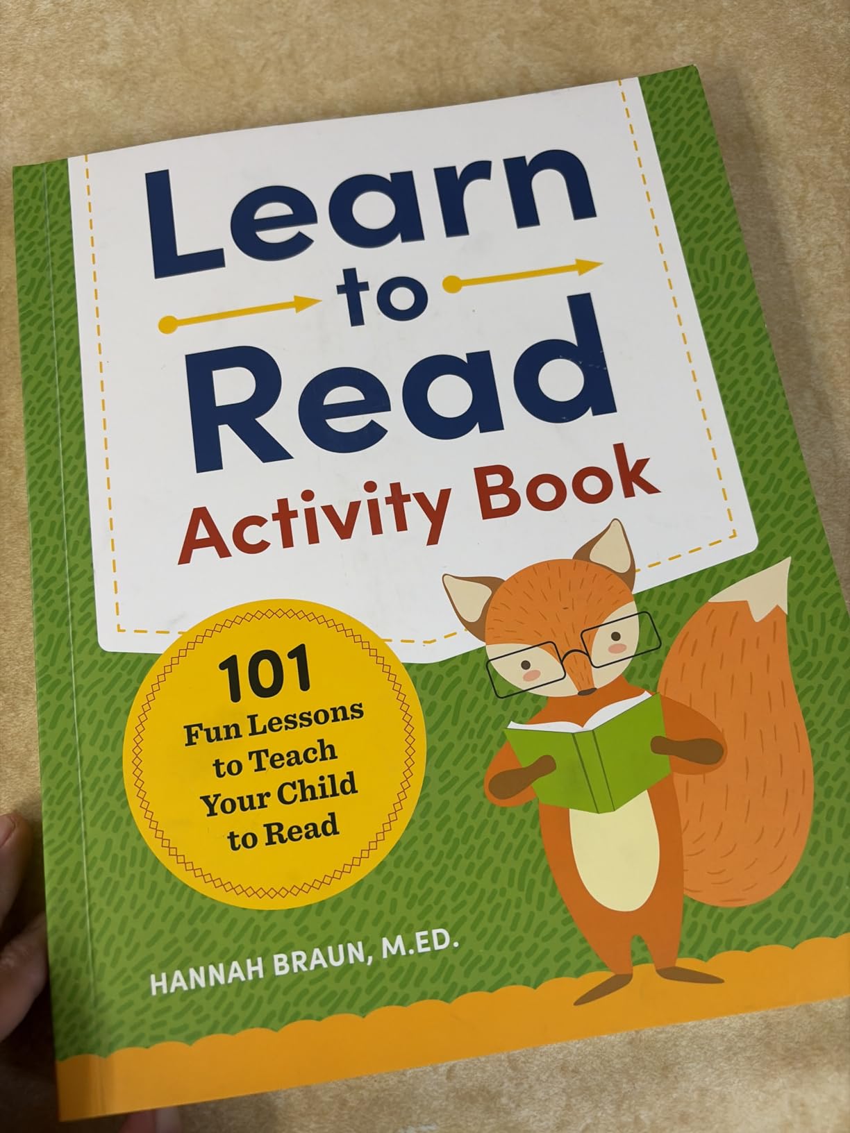 Learn to Read Activity Book: 101 Fun Phonics Lessons to Teach Your Child to Read (Phonics Makes Readers) customer photo 1