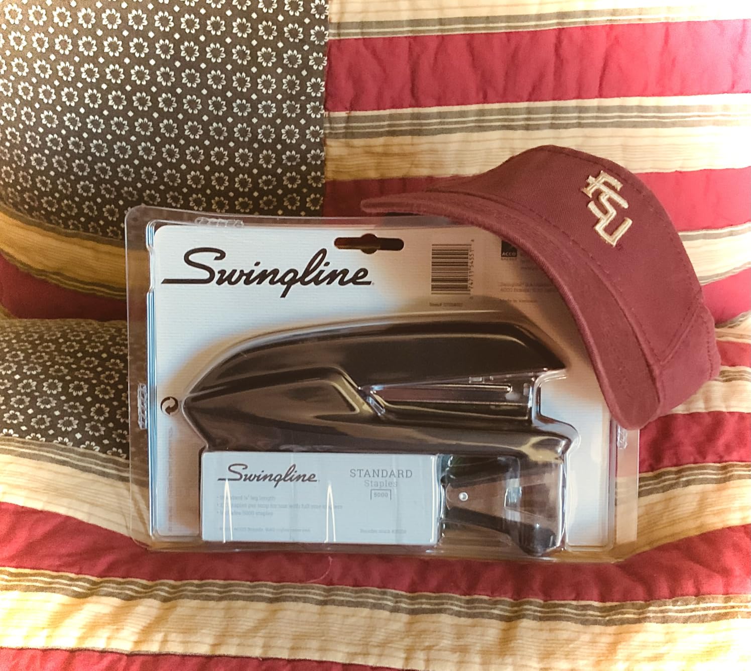 Swingline Stapler Value Pack, 20 Sheet Capacity, Jam Free, includes Standard Stapler, 5000 Staples and Staple Remover, Black (54551) customer photo 1