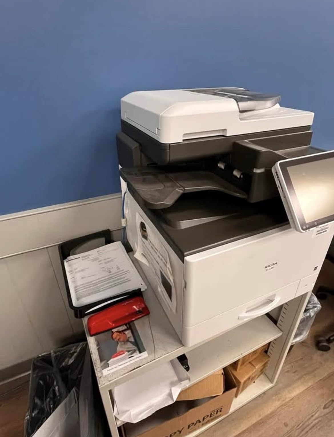 Swingline Stapler, 30 Sheet Capacity, 747 Business Stapler, Jam Free, Metal, Rio Red (74736) customer photo 2