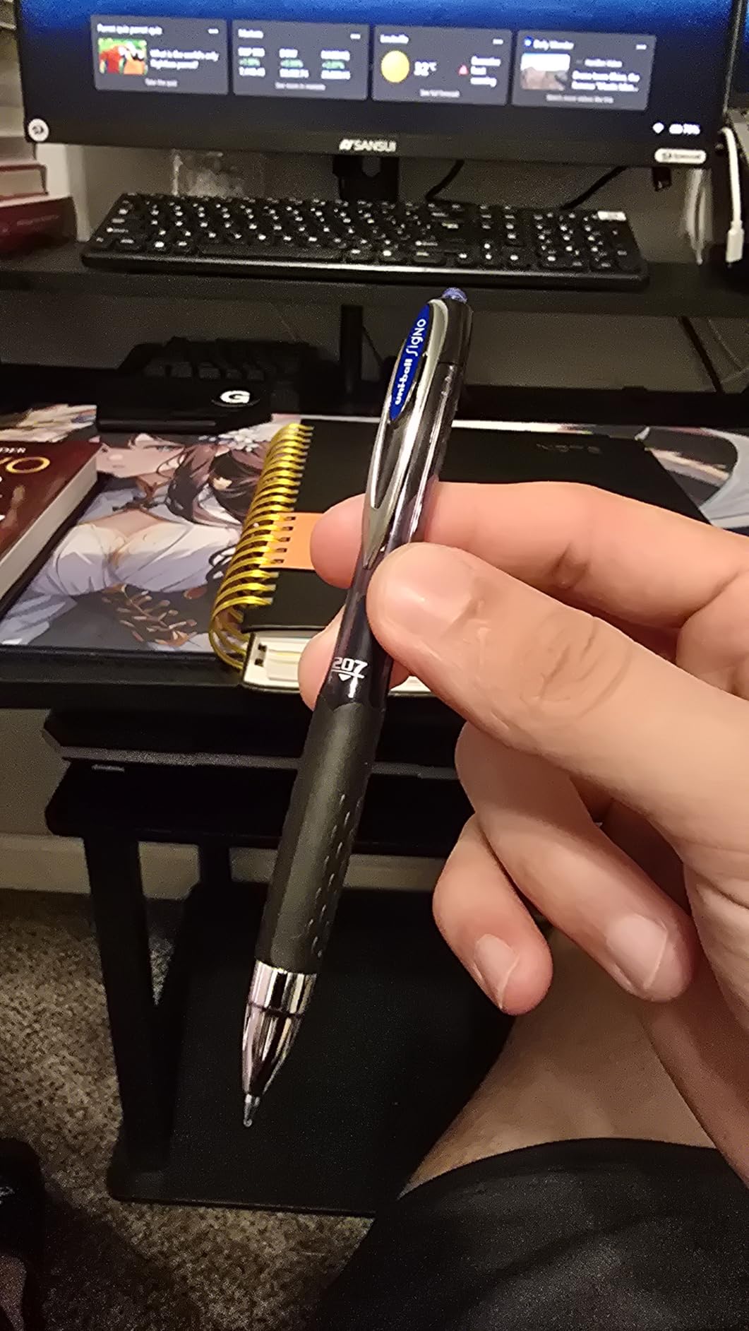 uniball 207 Gel Pens, Black Ink, 0.7mm Medium Point, Retractable, 12 Count | Smooth Writing, Fraud-Resistant, uni Super Ink customer photo 2