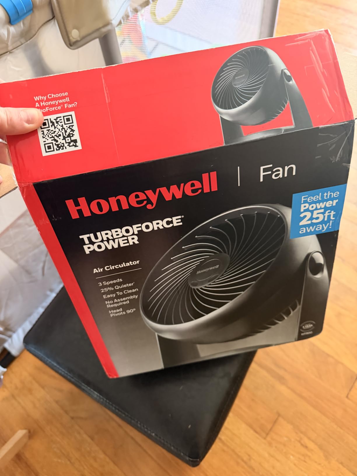 Honeywell TurboForce Air Circulator, Small Tabletop Fan, White, HT-904 | Quiet Personal Fan for Home or Office, 3 Speeds, 90 Degree Pivoting Head customer photo 2