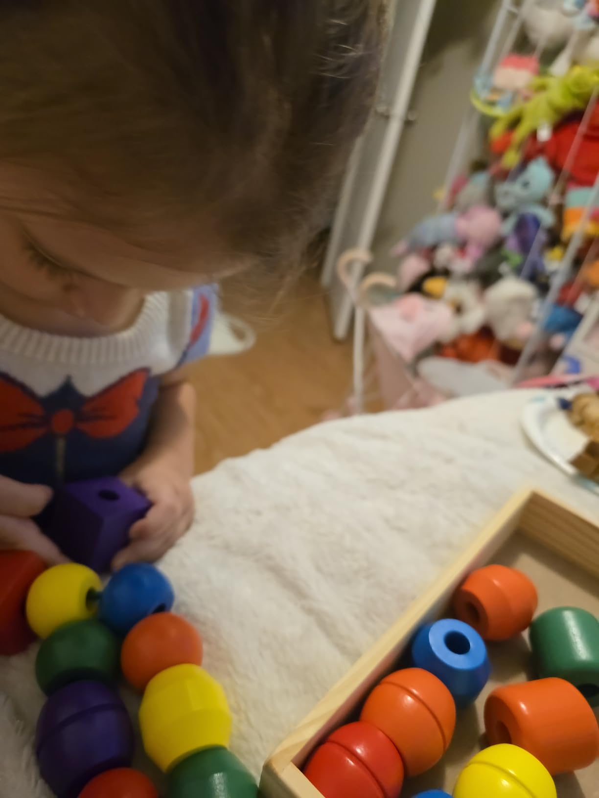 Melissa & Doug Primary Lacing Beads - Educational Toy with 30 Wooden Beads and 2 Laces for Toddlers, Fine Motor Skills Lacing Toys for Toddlers and Kids Ages 3+ customer photo 1