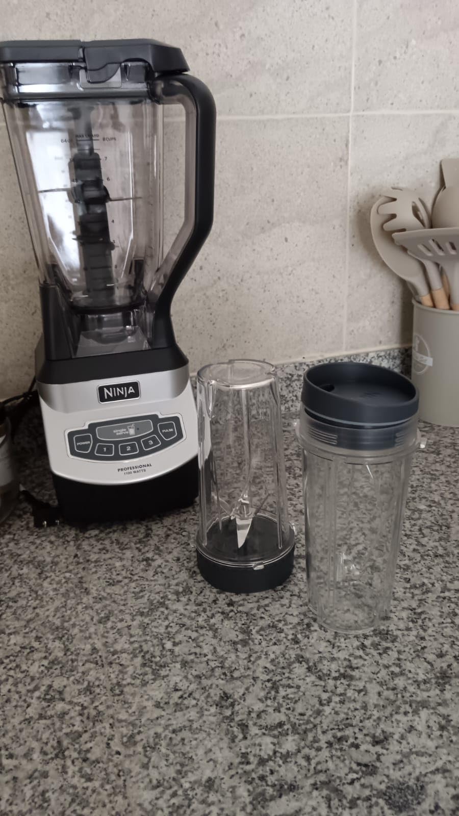 Ninja BL660 Professional Compact Smoothie & Food Processing Blender, 1100W, 72oz Pitcher with 2 To-Go Cups for Frozen Drinks, Smoothies and Sauces customer photo 1