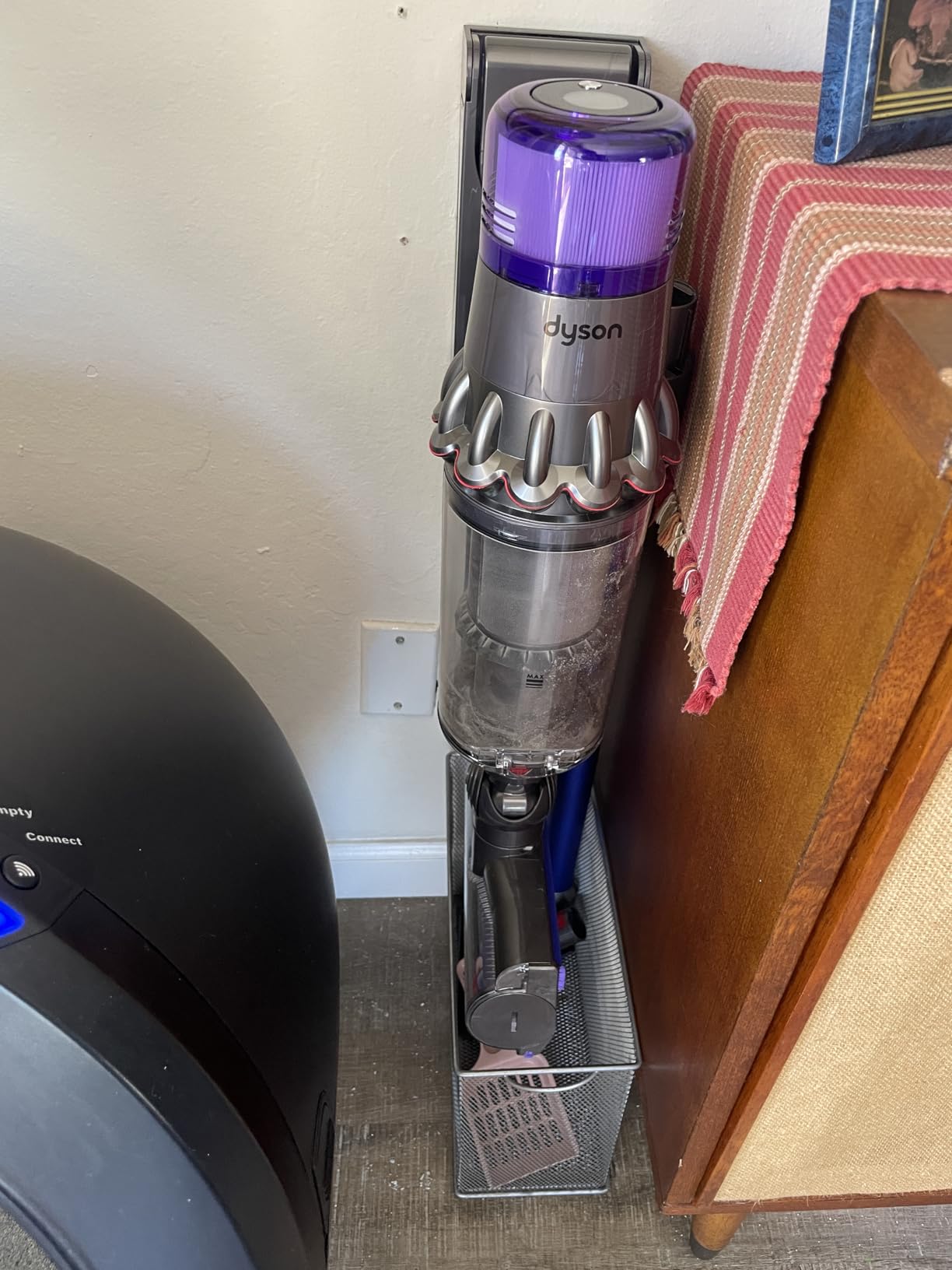 Dyson V11 Origin Cordless Vacuum, 185AW, 3 Power Modes, Up to 60 Minutes,² Deep Cleans Hard Floors and Carpets, Detangles pet Hair, Converts to Handheld customer photo 1