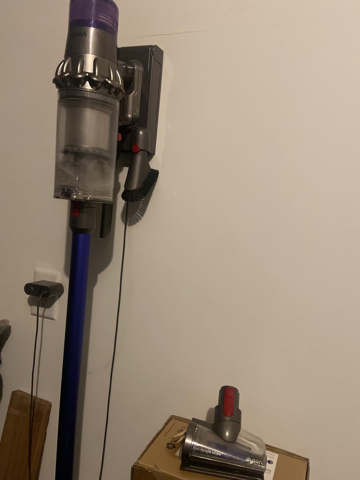 Dyson V11 Origin Cordless Vacuum, 185AW, 3 Power Modes, Up to 60 Minutes,² Deep Cleans Hard Floors and Carpets, Detangles pet Hair, Converts to Handheld customer photo 2