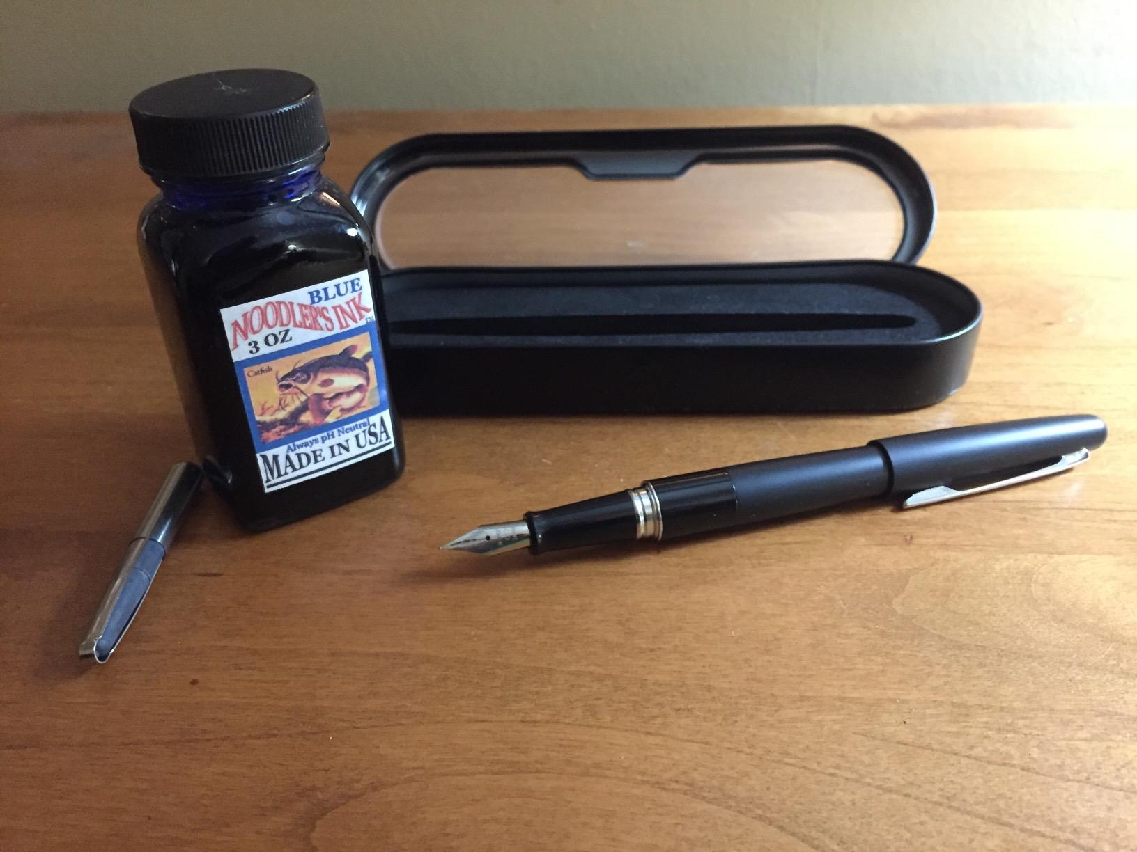 PILOT Metropolitan Collection Fountain Pen, Black Barrel, Classic Design, Fine Nib, Black Ink (91111) customer photo 1