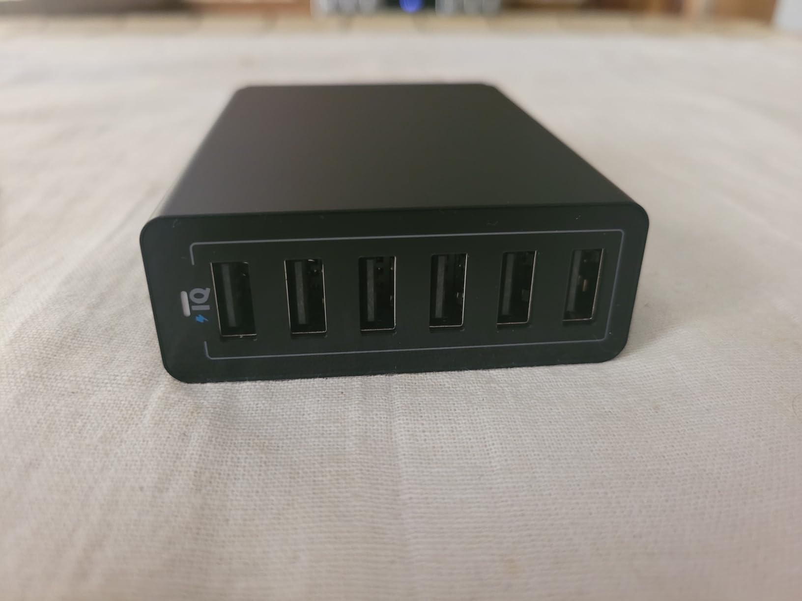 Anker Desktop Charger, 60W 6 Port USB Multiple Charging Hub | PowerPort 6 Multiple USB Charger, Campatible with iPhone, iPad, MacBook, Galaxy, LG, HTC, and More customer photo 2