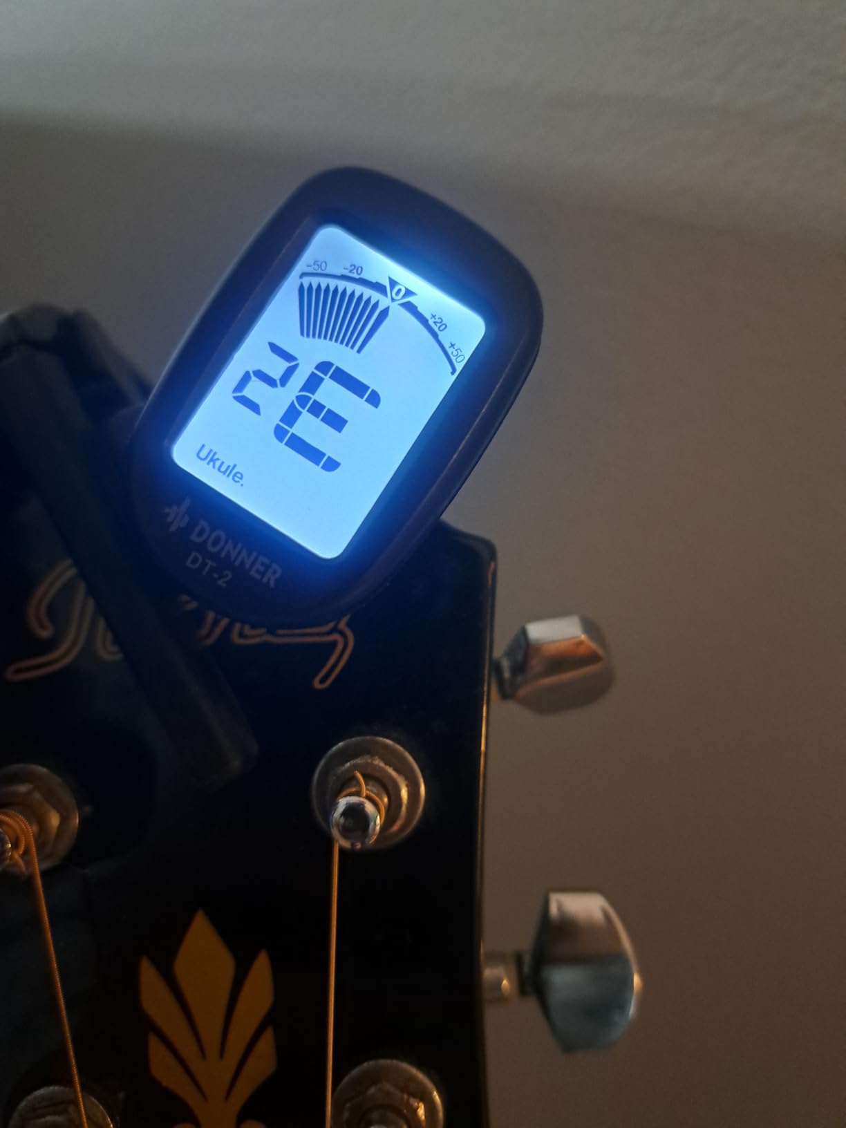 Donner Guitar Tuner Clip on - Accurate Chromatic, Acoustic Guitar Bass Violin Ukulele Tuner DT-2 customer photo 1