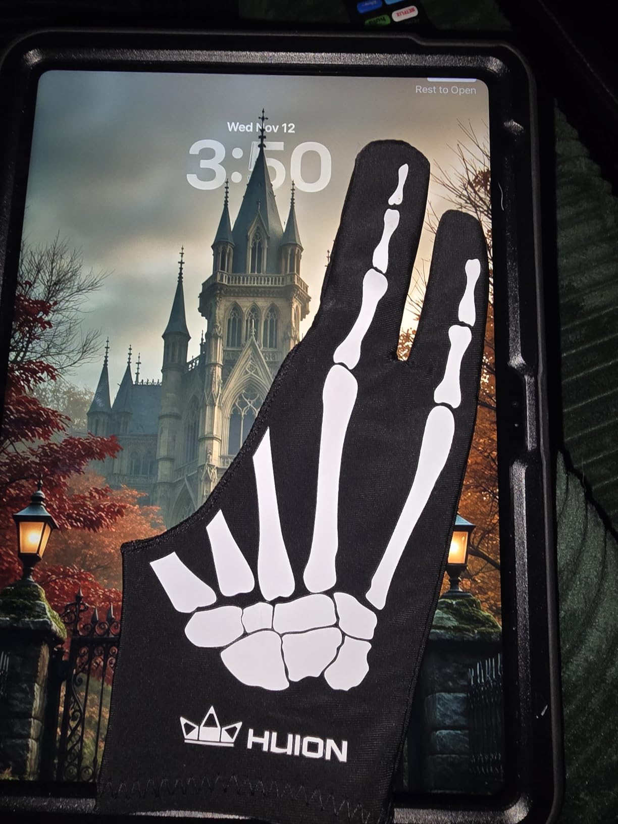 HUION Skeleton Artist Glove for Drawing Tablets, Left or Right Hand | Two-Finger Soft Lycra and Nylon Glove for Tablet Drawing, Monitor Painting and Paper Sketching, Reduces Friction customer photo 2