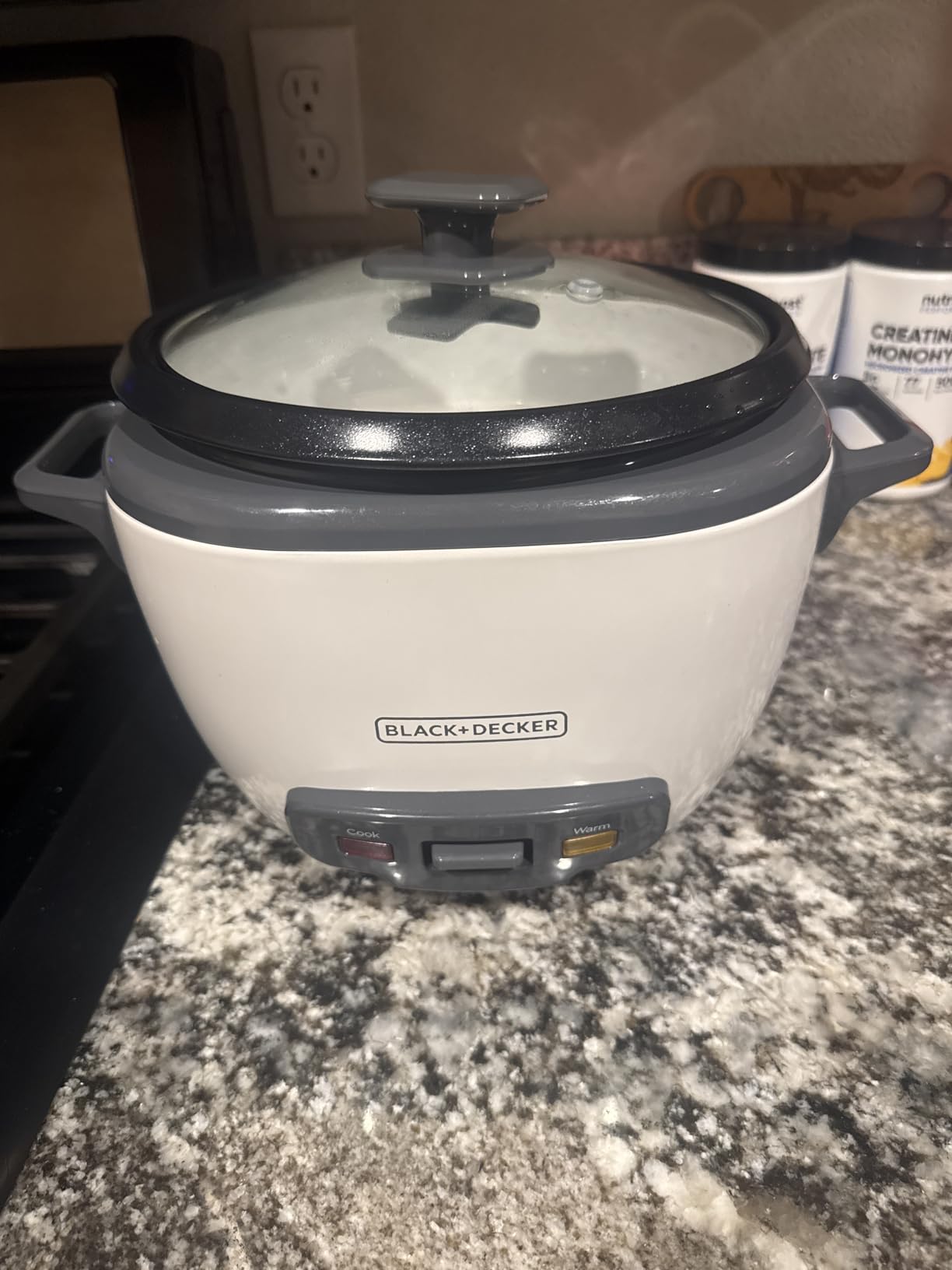 BLACK+DECKER 16-Cup Rice Cooker, RC516, 8-Cup Uncooked Rice, Steaming Basket, Removable Non-Stick Bowl, One Touch | Makes up to 16 cups cooked rice with automatic keep warm, steamer basket and removable nonstick bowl. customer photo 2
