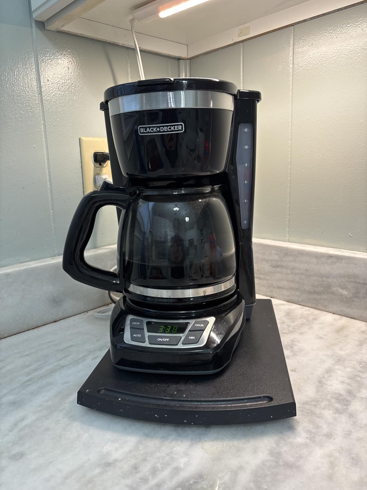 BLACK+DECKER 12-Cup Drip Coffee Maker with Vortex Brewing | 12-cup drip coffee maker with Vortex brewing for rich coffee extraction, programmable timer, Sneak-A-Cup and auto shutoff customer photo 1