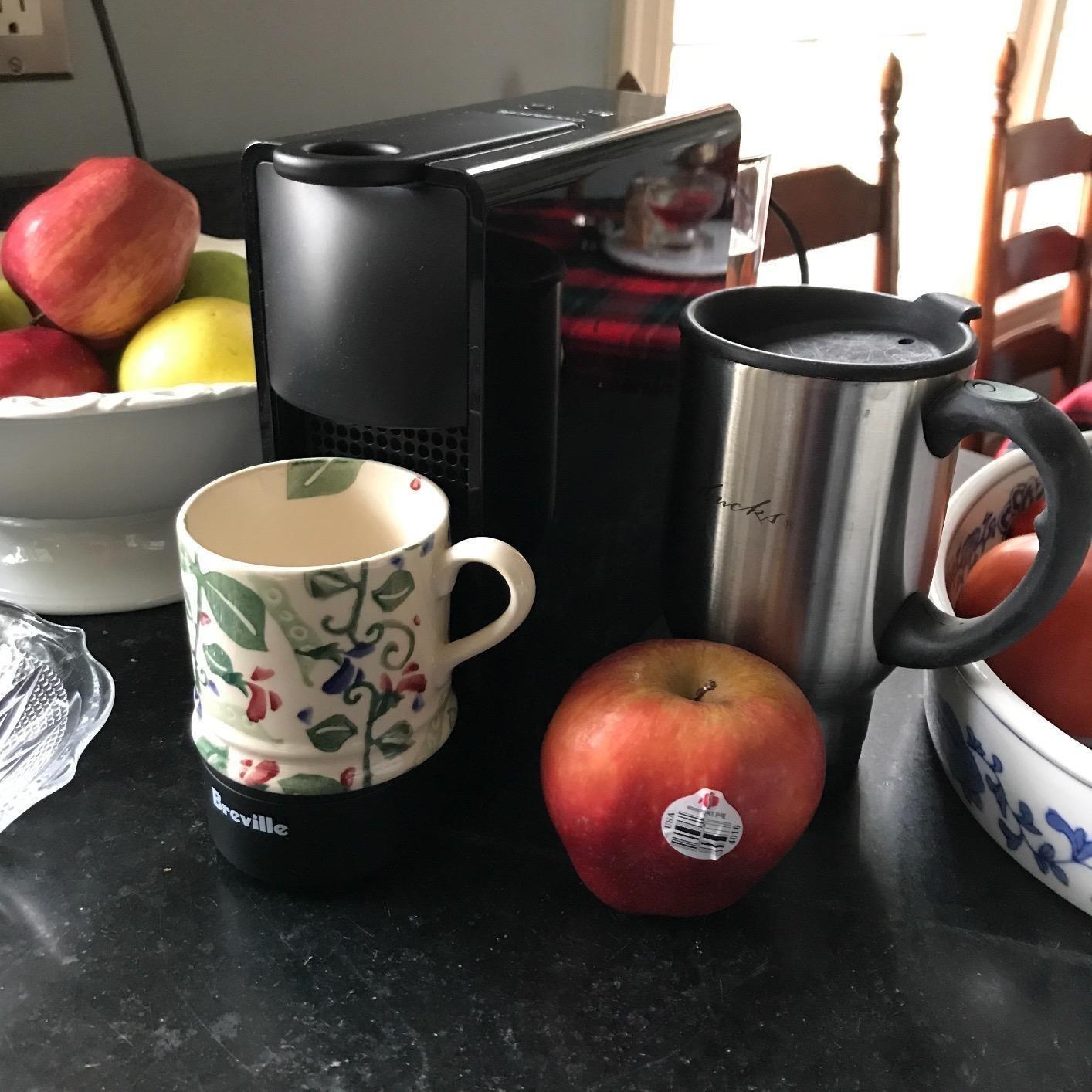 Breville Nespresso Original Essenza Mini Espresso Machine, Piano Black customer photo 2