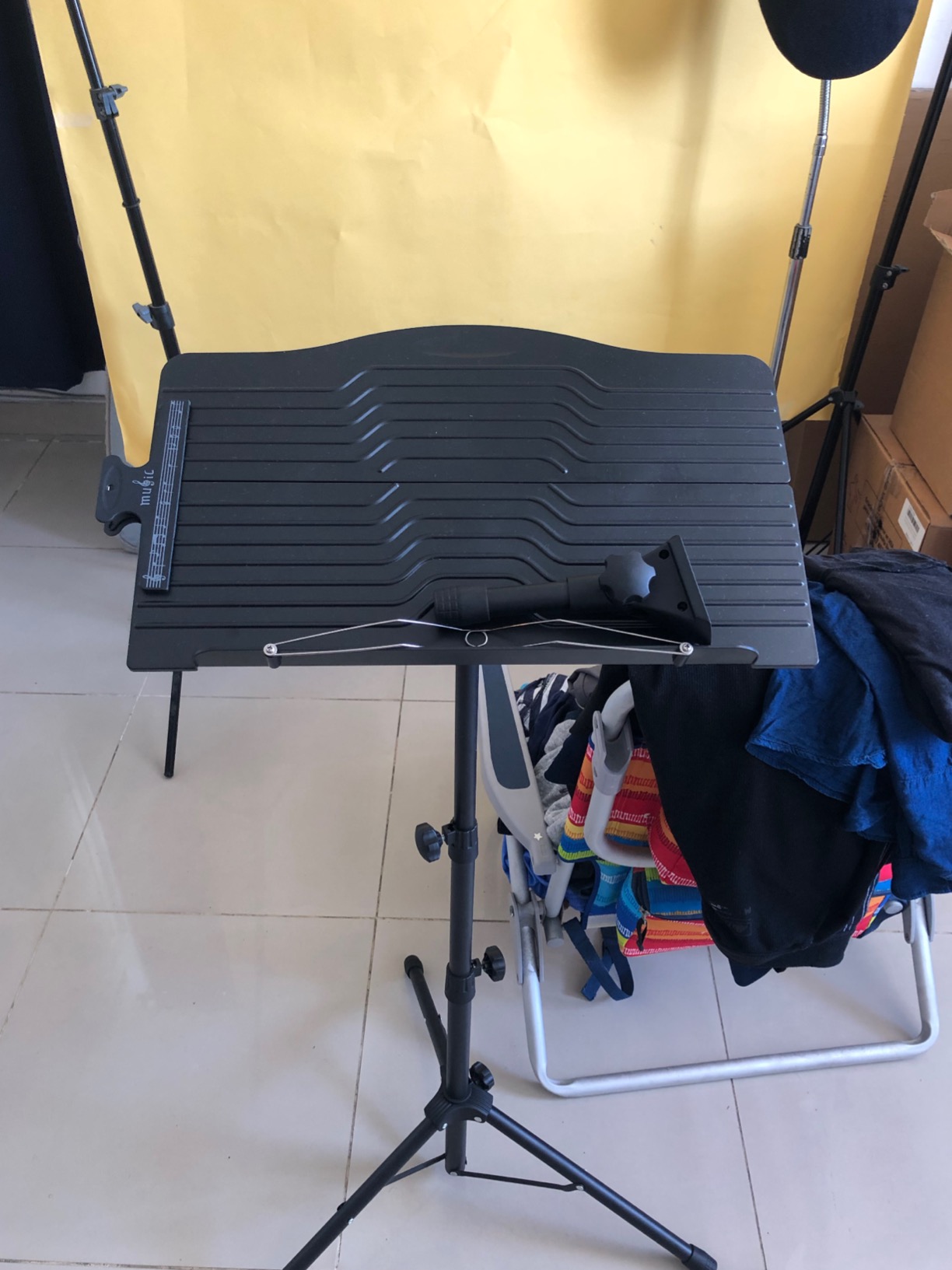 Donner Sheet Music Stand with Light, DMS-1 Portable Metal Music Stand, Tabletop Music Book Stand for Guitar, Ukulele, Violin Players customer photo 1