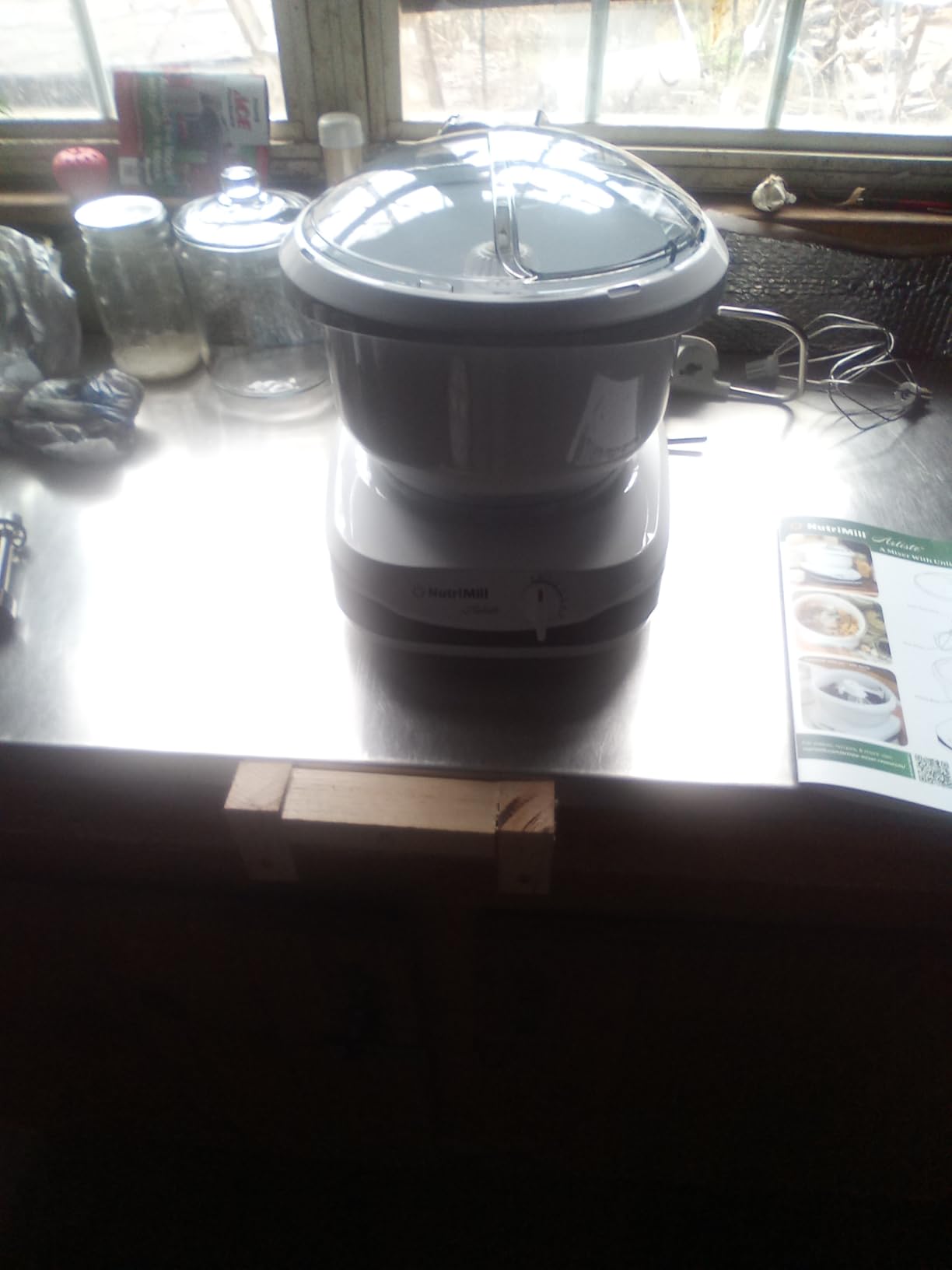 NutriMill Artiste Kitchen Electric Stand Mixer 500 Watt 6.5 Quart Bowl with Dough Hook & Wire Whips (Black Trim) customer photo 1