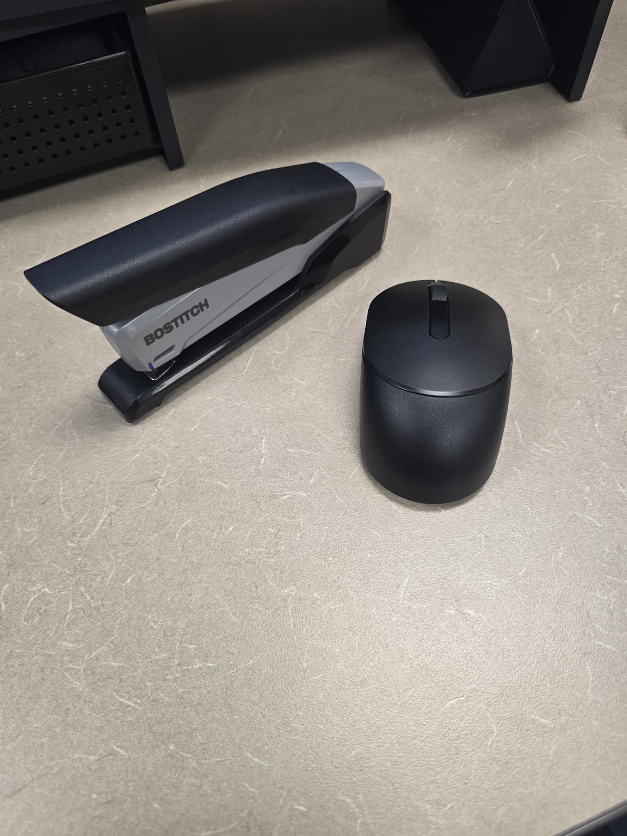 Bostitch Office Executive 3 in 1 Stapler, Includes 210 Staples and Integrated Staple Remover, One Finger Stapling, No Effort, 20 Sheet Capacity, Spring Powered Stapler, Black/Gray (INP20) customer photo 1