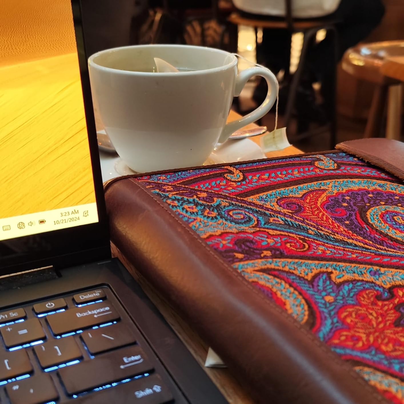 Londo Leather Sleeve Compatible with MacBook Pro 14 & Air 13-13.3 Inch (M5, M4, M3, M2, M1, Pro, Max) & iPad Pro 12.9, Premium Top Grain Leather Laptop Bag, 2020 to 2026 Models customer photo 2