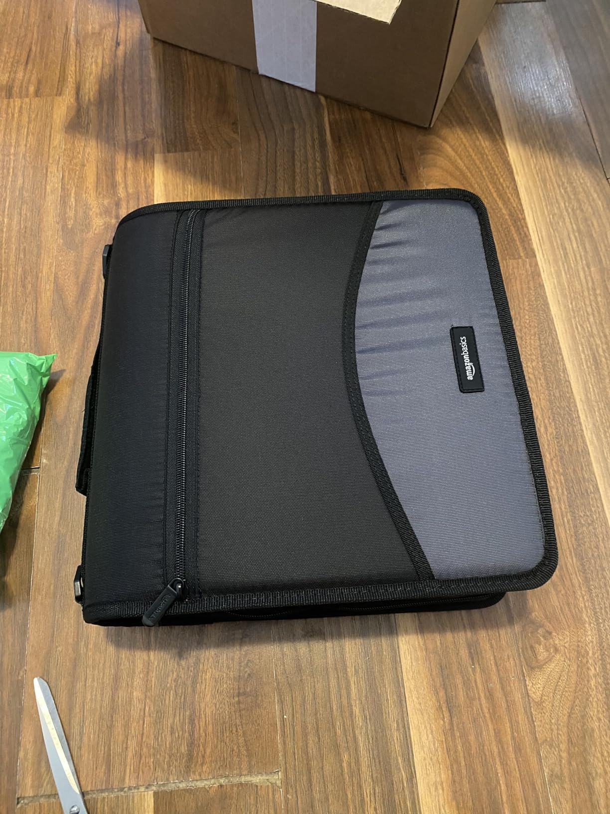 Amazon Basics Durable 3 Ring Binder with Zipper and Strap, Multiple Pockets, Sturdy Storage for School and Office, 3 inch, Black customer photo 2