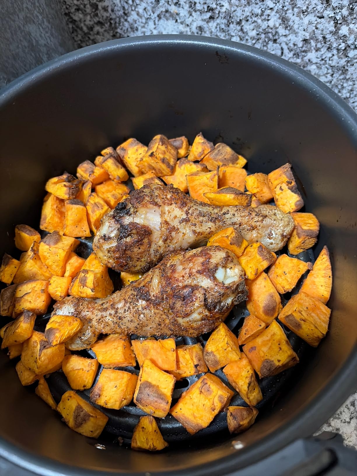 Ninja Air Fryer, 4 Qt Capacity, 4 in 1 Roast, Crisp, Reheats and Dehydrates customer photo 1
