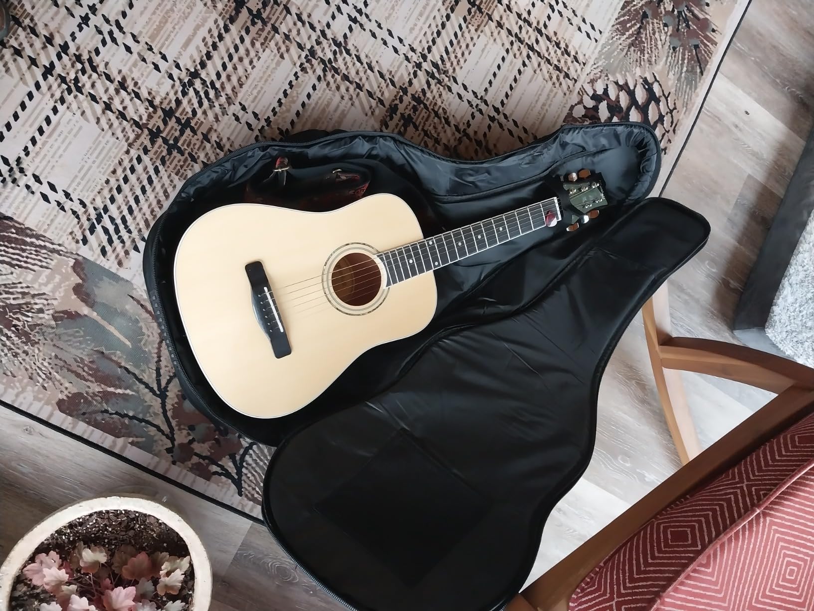 Donner 36 Inch Acoustic Guitar Case, 0.4 Inch Thick Padding Sponge 600D Ripstop Waterproof Nylon Soft Guitar Gig Bag with 3 Pockets and Back Hanger Loop, Black customer photo 1