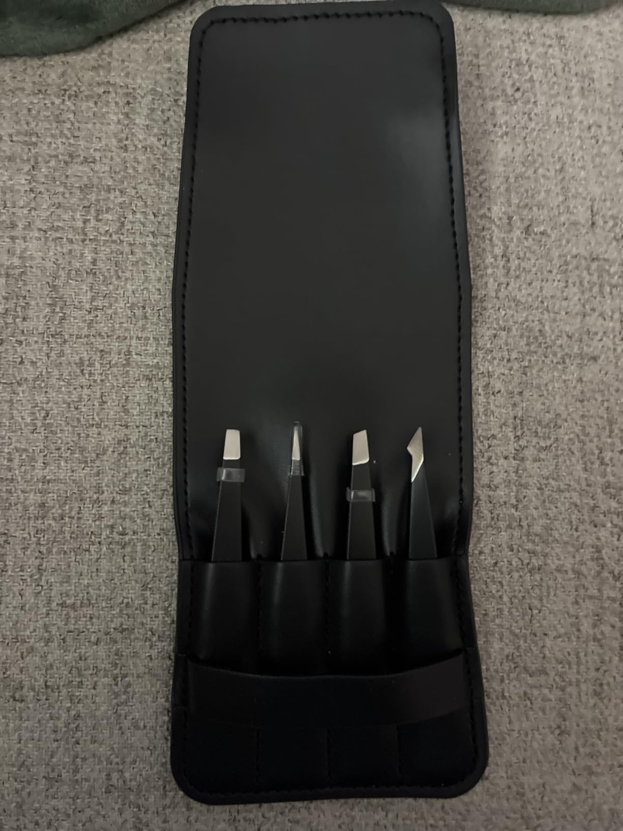 Pefei Tweezers Set - Professional Stainless Steel Tweezers for Eyebrows - Great Precision for Facial Hair, Splinter and Ingrown Hair Removal (Black) customer photo 2