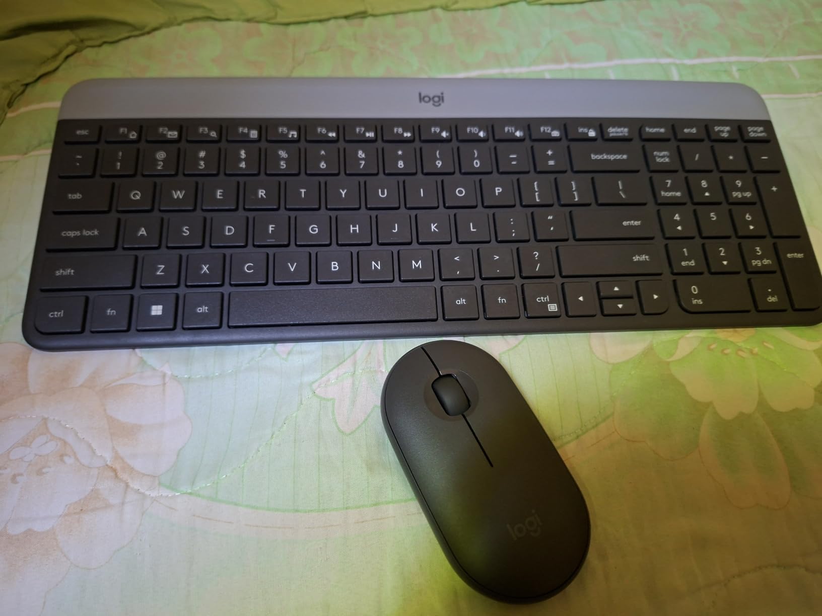 Logitech MK470 Slim Compact Wireless Keyboard and Mouse Combo - Graphite | Compact low-profile quiet keyboard with number pad, slim ambidextrous quiet mouse with 3 non-customizable buttons, Windows PC customer photo 1