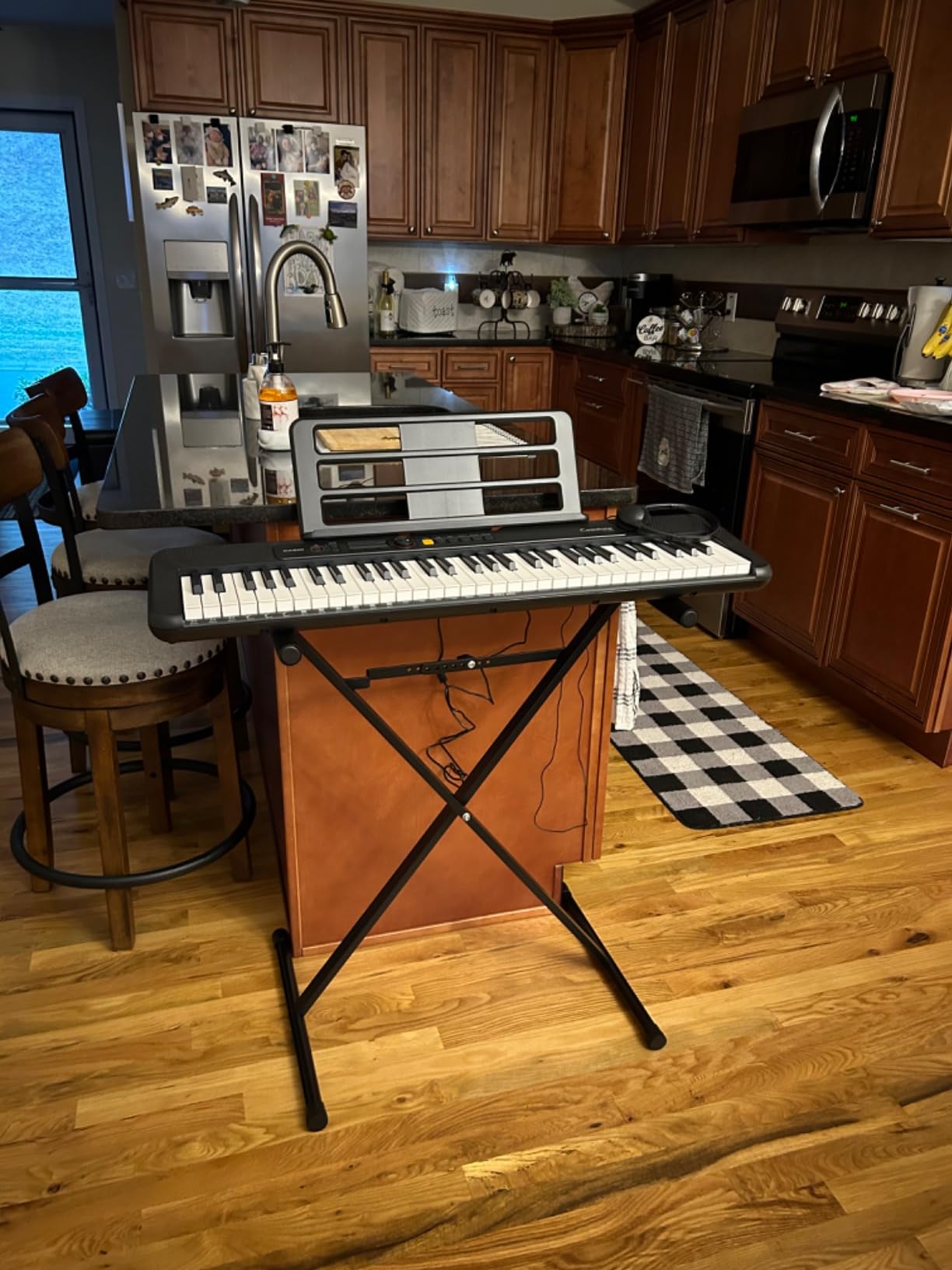 Casio Casiotone CT-S200 - 61-Key Portable Keyboard for Beginners | 400 Tones, 77 Rhythms, LCD Display, Dance Music Mode, USB-MIDI, Stereo Speakers | Includes Power Supply & Music Rest | White customer photo 2