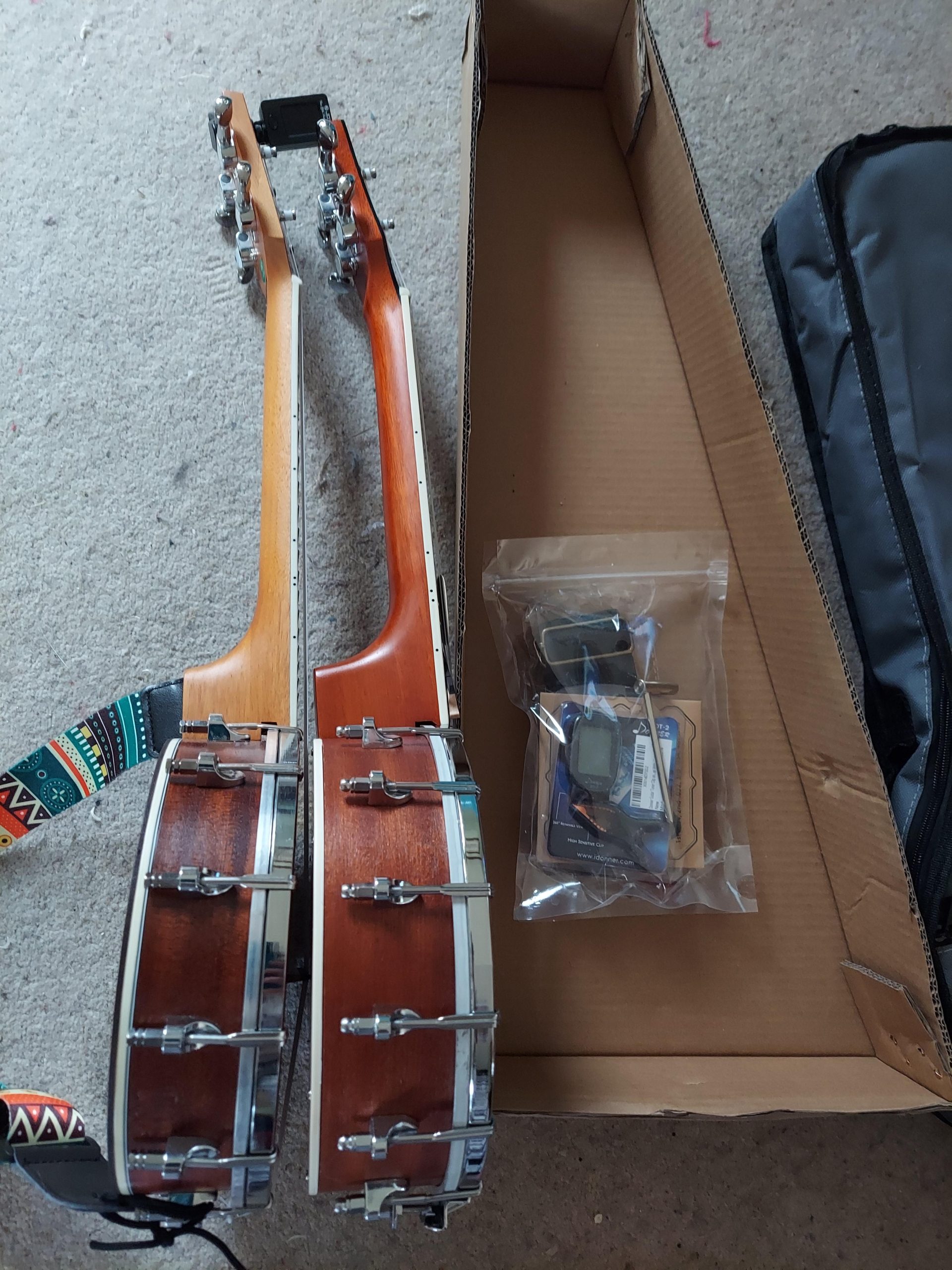 Donner Banjo Full Size 5 String Tenor Banjolele Guitar with Banjo Kit Tuner Gig Bag, Stringed Musical Instruments for Adult Beginner，DBJ-200 customer photo 1