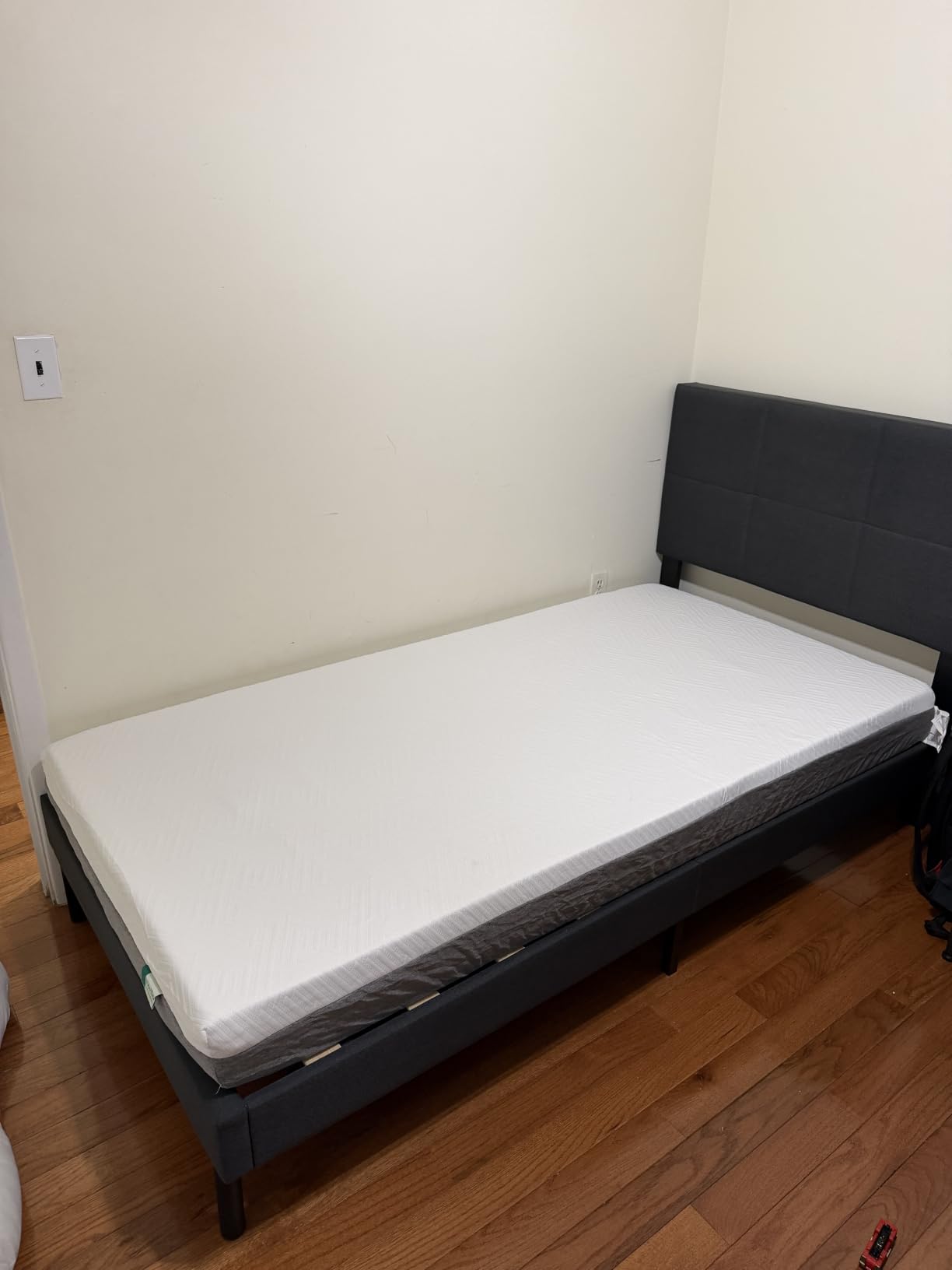 Novilla Bliss King Mattress, 10 Inch Gel Memory Foam King Size Mattress | Cool Night Sleep & Pressure Relief, Support Foam for Spine Alignment & Motion Isolating, Medium Plush Feel customer photo 1