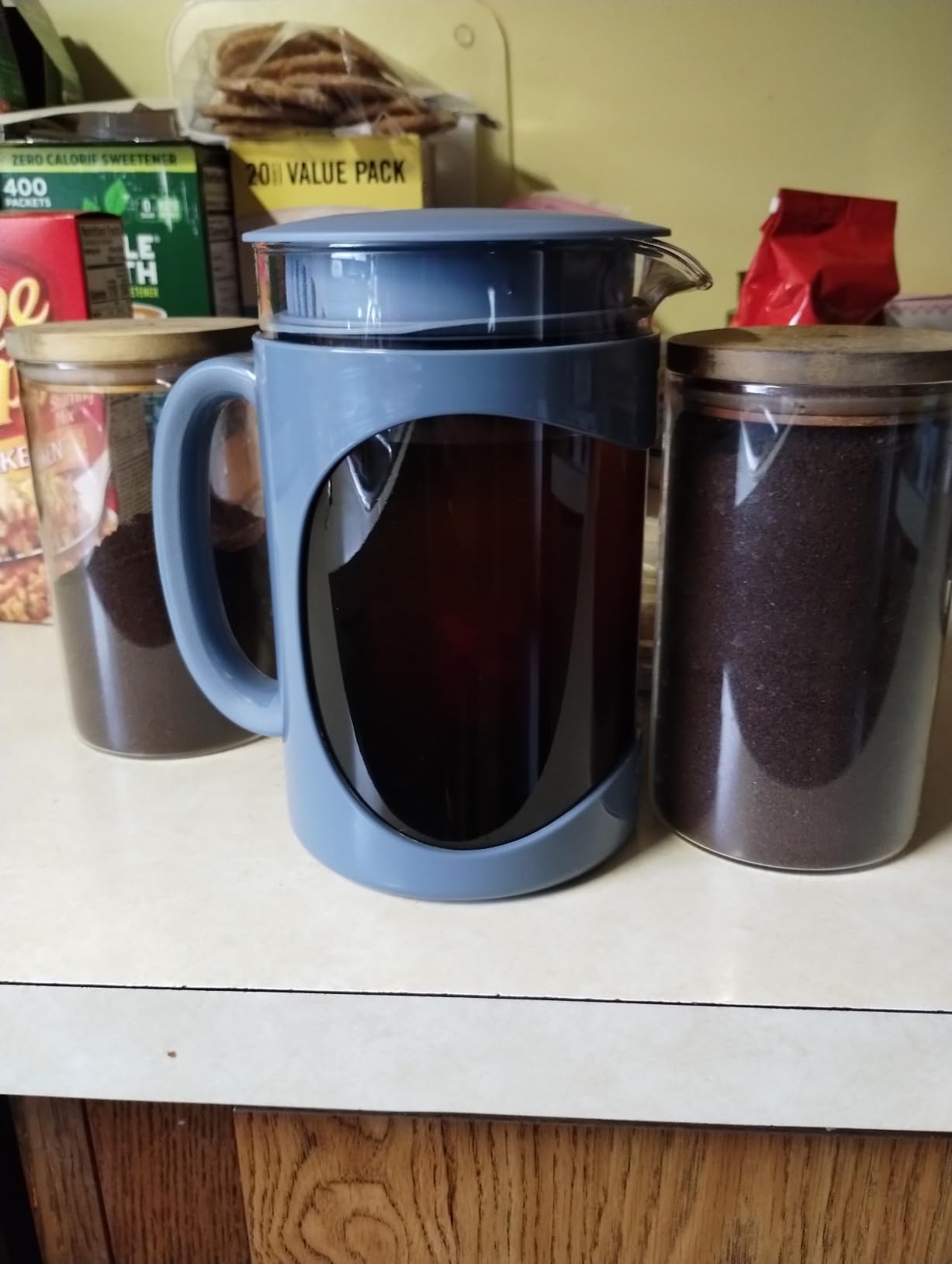 Primula Burke Deluxe Cold Brew Iced Coffee Maker, Comfort Grip Handle, Durable Glass Carafe, Removable Mesh Filter, Perfect 6 Cup Size, Dishwasher Safe, 1.6 qt, Aqua customer photo 2