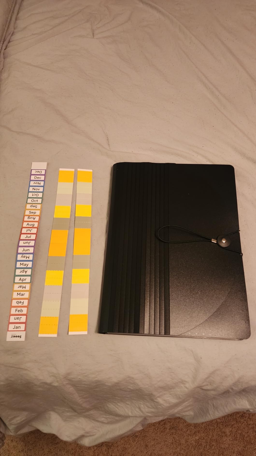 Sooez 24 Pockets Expanding File Folder, Accordion File Organizer, Letter/A4 Expandable Cover, Desktop Accordion Folders Letter A4 Paper Document Storage Organizer, Black customer photo 2