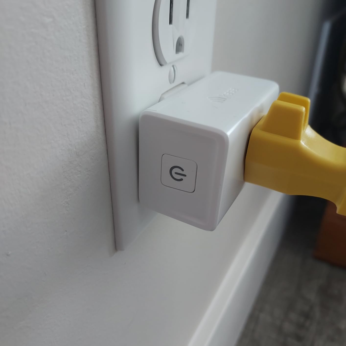 Kasa Smart Plug Ultra Mini 15A, EP10, Smart Home Wi-Fi Outlet | Works with Alexa & Google Home, No Hub Required, UP Certified, 2.4GHz Wi-Fi Only, 1-Pack, White customer photo 2