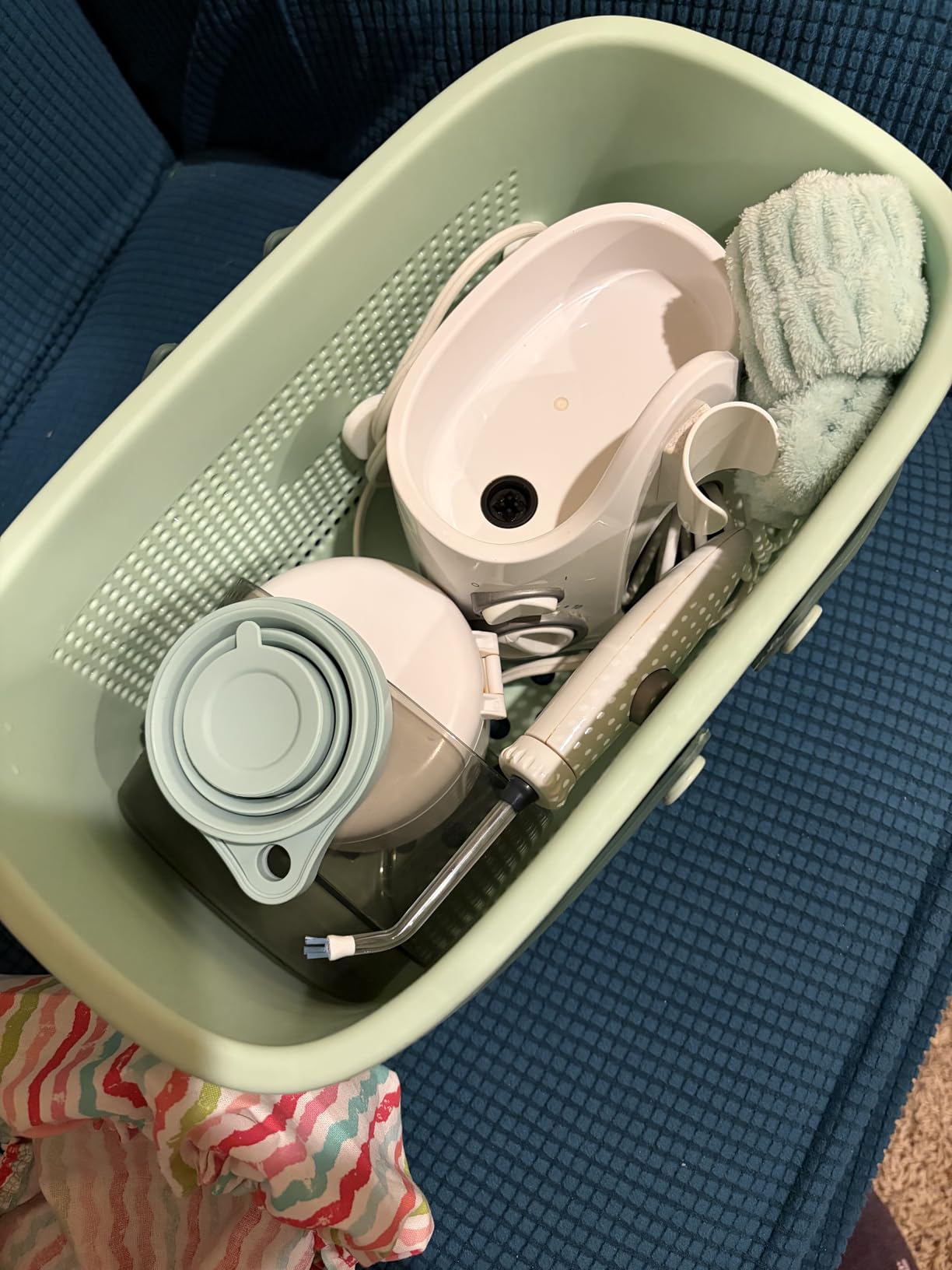 JiatuA Plastic Storage Basket with Handle Portable Shower Caddy Tote Organizer Basket Bin for Bathroom Kitchen Dorm Room Bedroom, Green customer photo 2
