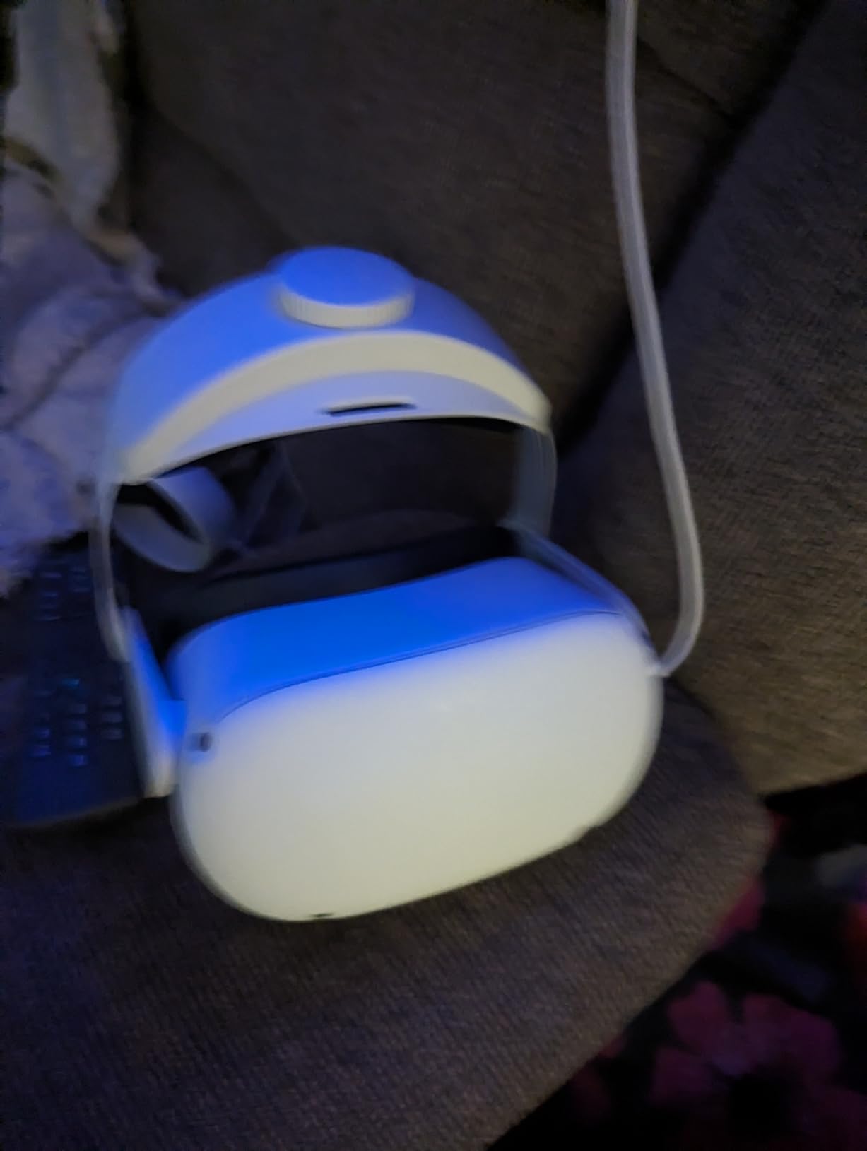 Meta Quest 2 - Advanced All-In-One Virtual Reality Headset - 256 GB customer photo 1