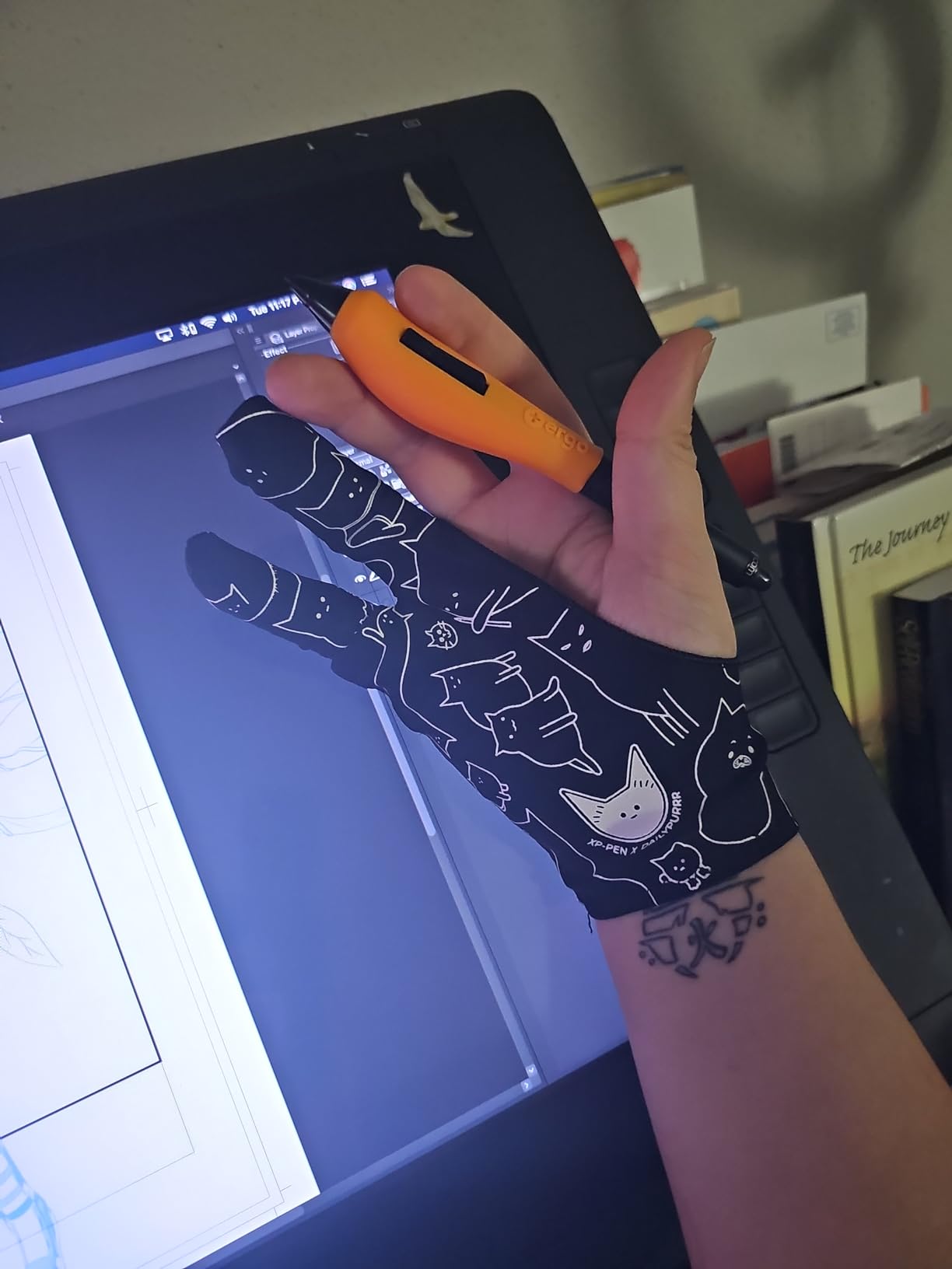 XPPen Digital Drawing Glove - Two-Finger Artist Glove with Cute Cat Print, Suitable for Right and Left Hand customer photo 2