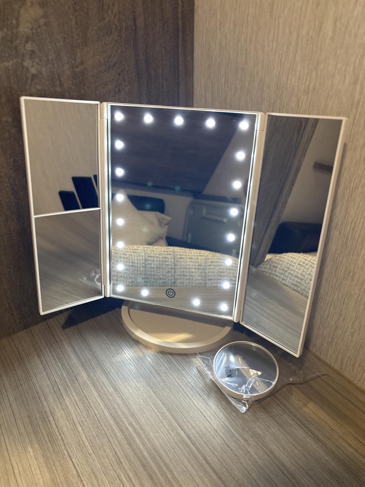 HUONUL 2X/3X/10X Magnifying Vanity Mirror with Light, Trifold Makeup Mirror Touch Dimming customer photo 2