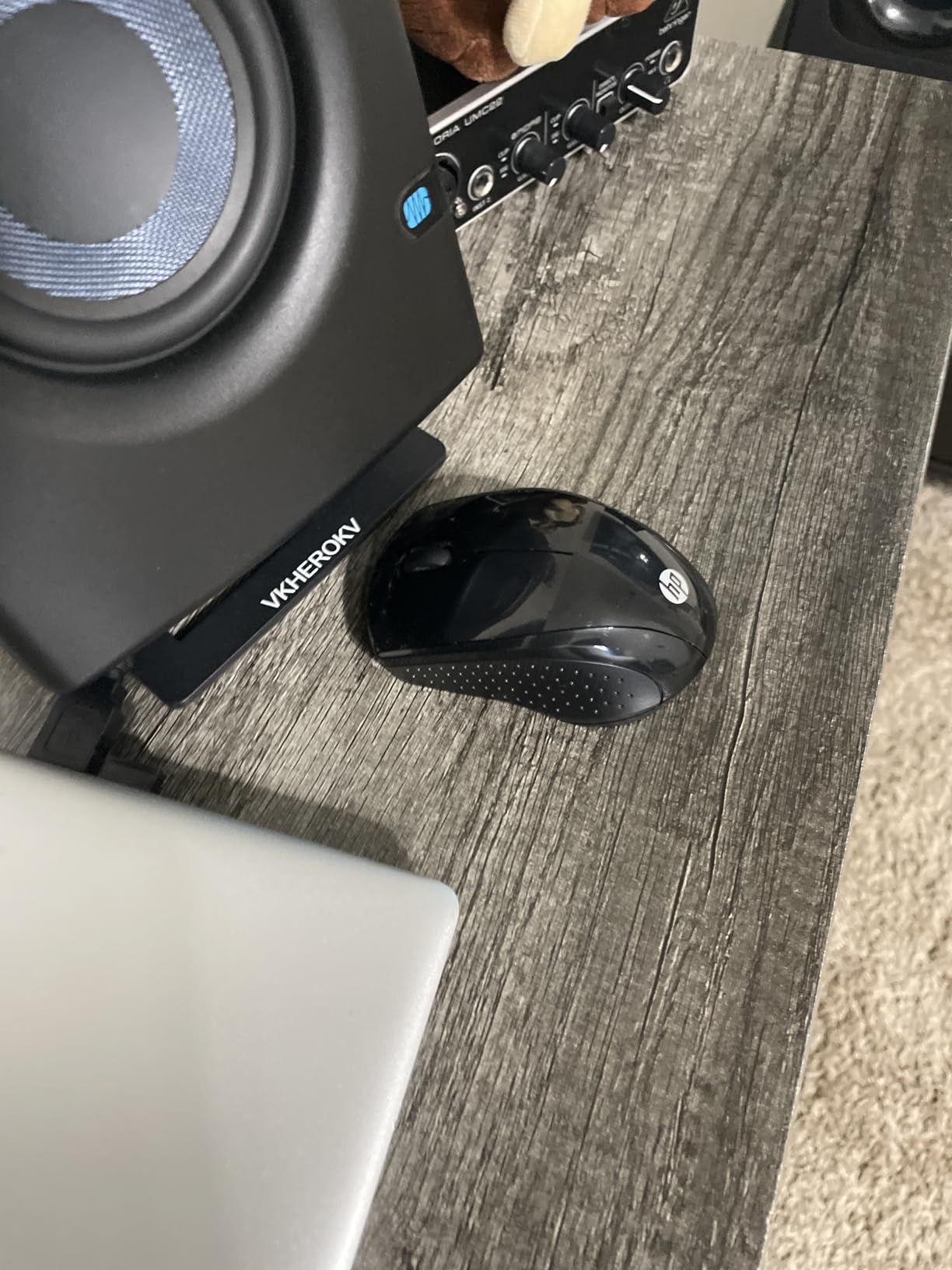 HP X3000 G3 Wireless Mouse - Black, 15-Month Battery, Side Grips for Control, Travel-Friendly, Blue LED, 1600 DPI Optical Sensor customer photo 1