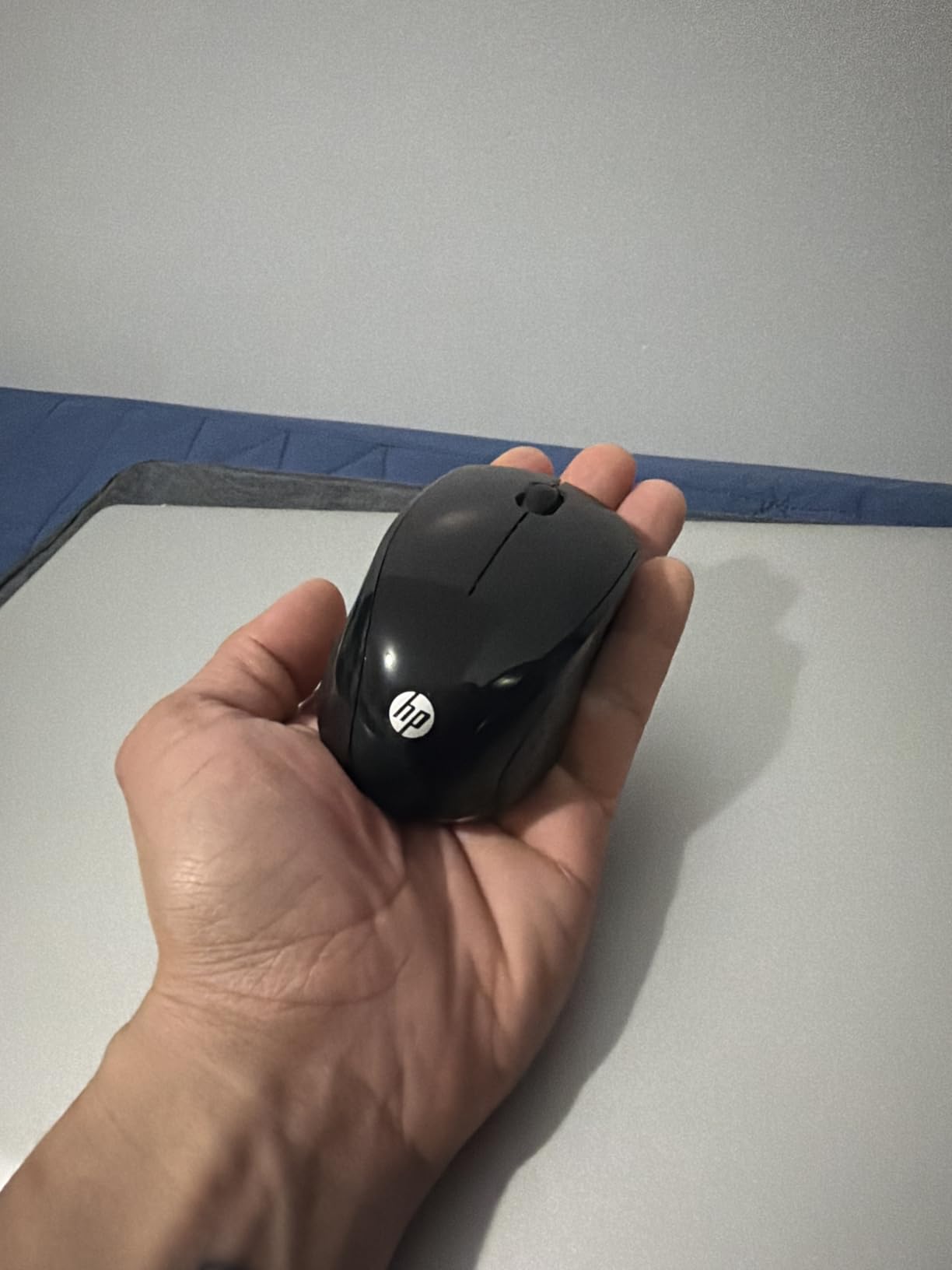 HP X3000 G3 Wireless Mouse - Black, 15-Month Battery, Side Grips for Control, Travel-Friendly, Blue LED, 1600 DPI Optical Sensor customer photo 2
