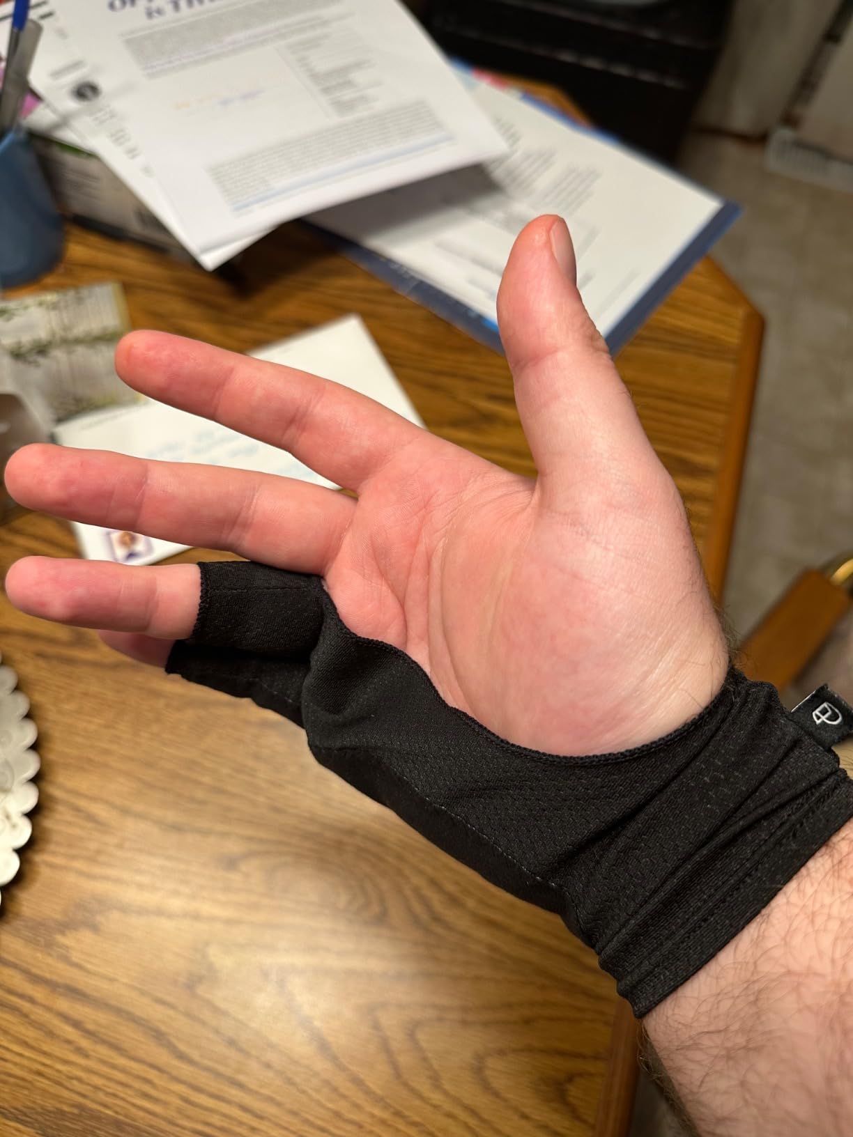 Paperlike Drawing Glove for iPad - Artist Glove for Drawing on Tablets (Right and Left Hand; 3 Sizes: S, M, L) customer photo 2